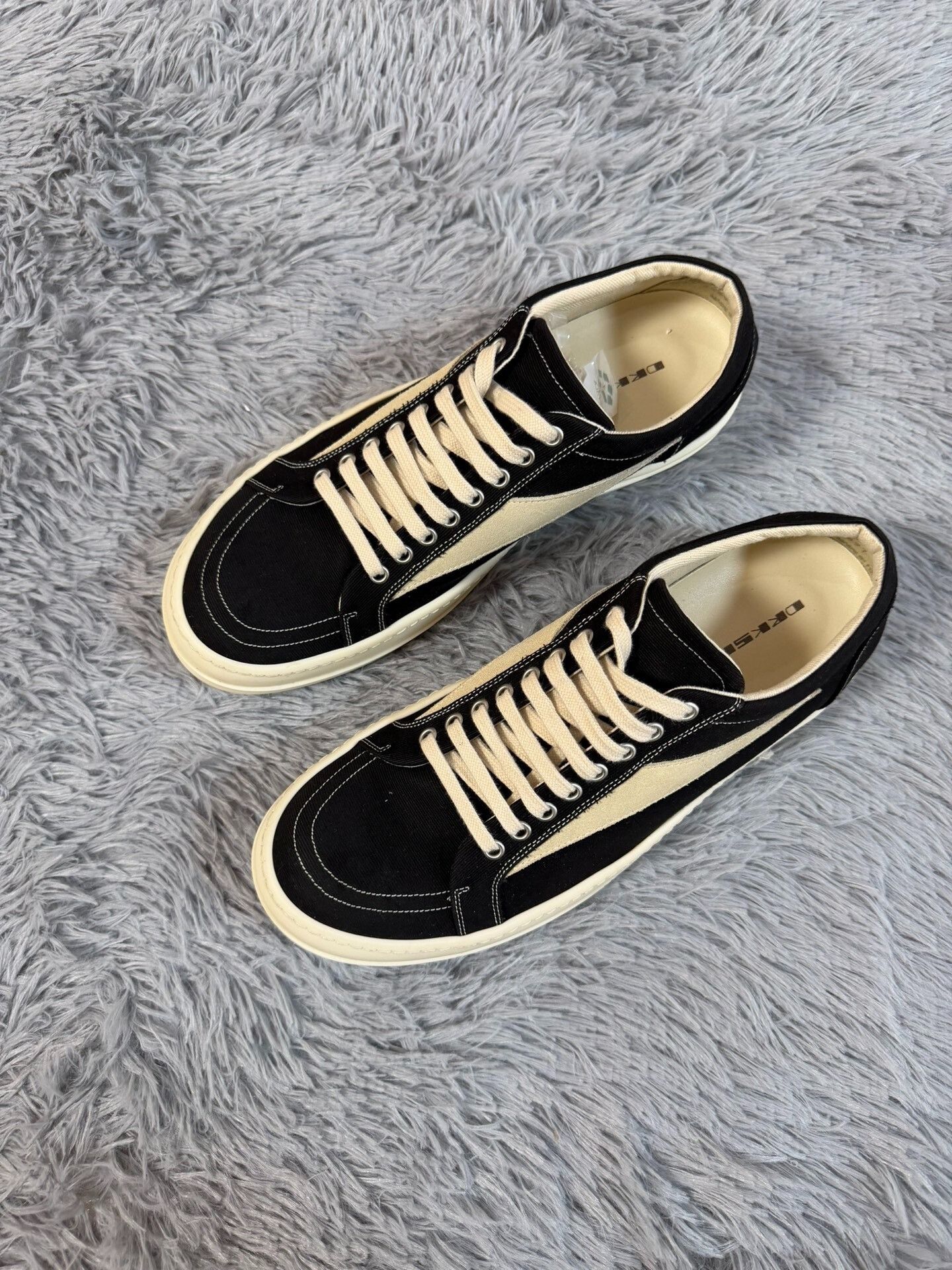 Rick Owens Rick Owens Black Lowtop Sneakers 44 Men Size US 10.5 / EU 43-44 - 1 Thumbnail