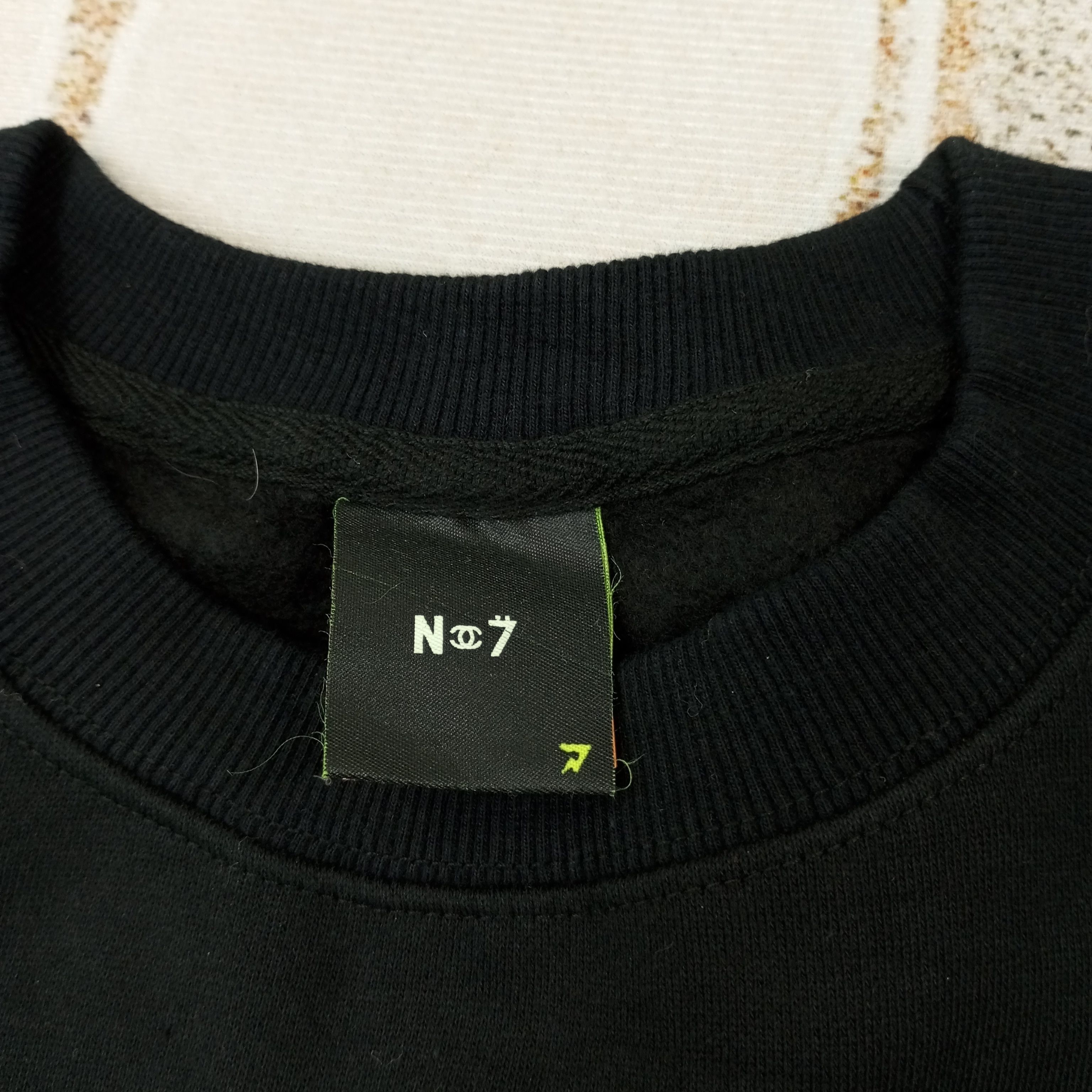 Vintage Debust Sweatshirt c232n15 Size US L / EU 52-54 / 3 - 5 Thumbnail