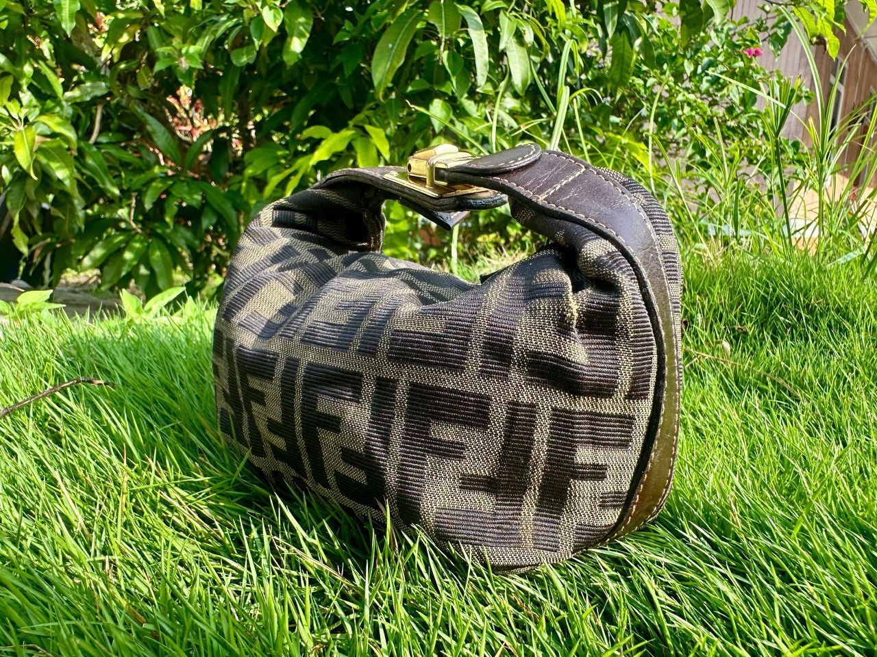 Fendi Authentic Fendi Zucca Mini Cosmetic Bag Size ONE SIZE - 3 Thumbnail