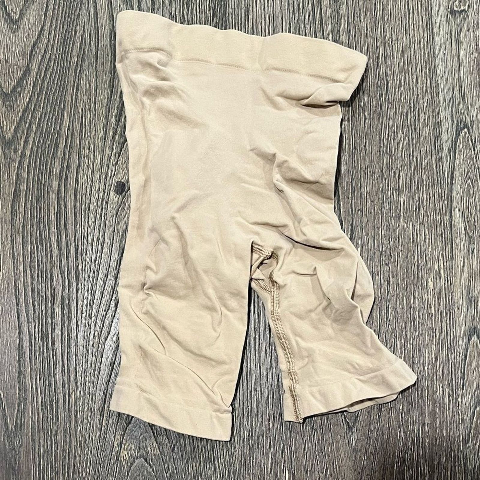 SKIMS NWOT Skims Shapewear Knee Shorts Sculpting Mid Thigh Open S Size ONE SIZE - 1 Thumbnail