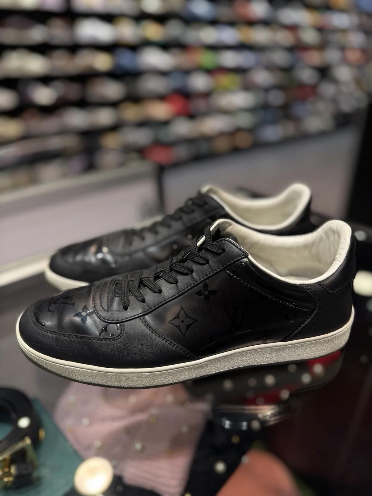 Louis Vuitton Louis Vuitton Mens Rivoli Leather LV Sneaker 6.5(UK) 7.5(US) Size US 7.5 / EU 40-41 - 9 Thumbnail