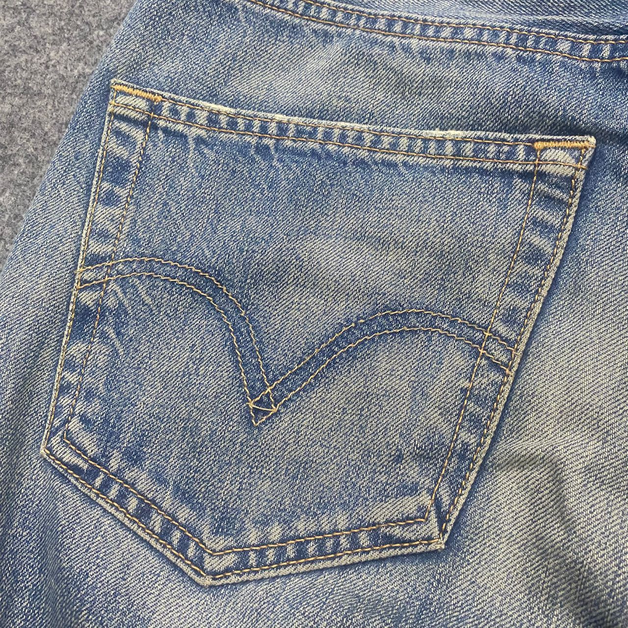 Levi's 💥Vintage Levis 501 Button Fly Kurt Cobain Style Size US 33 - 19 Thumbnail