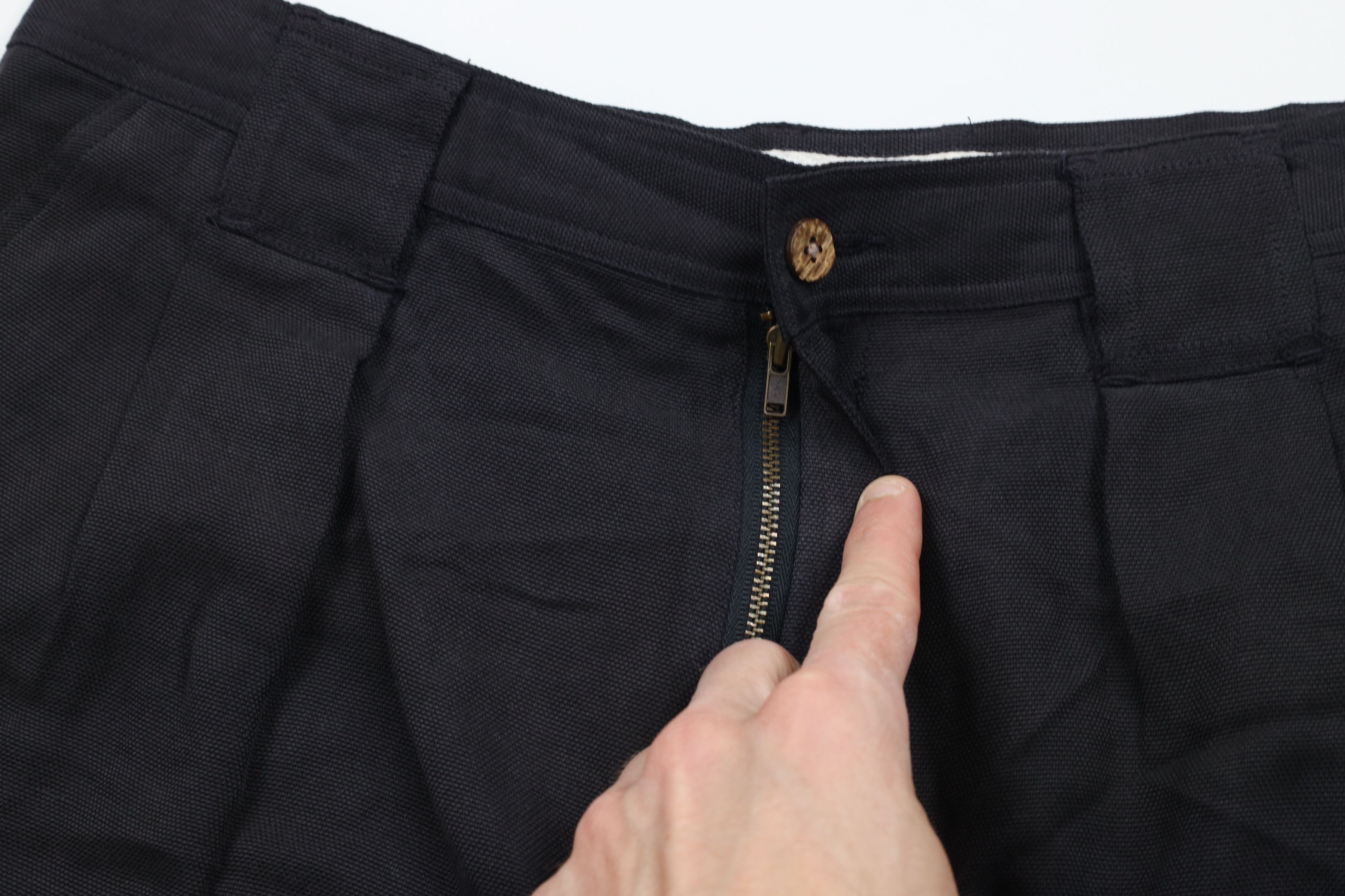 Tommy Bahama × Vintage Vintage 90s Tommy Bahama Pleated Above Knee Chino Shorts Size US 34 / EU 50 - 5 Thumbnail