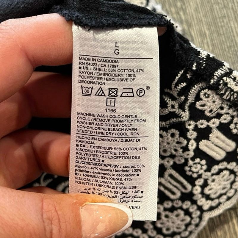 Old Navy Old Navy Mini Dress Embroidered Flutter Sleeve Black Size L Size L / US 10 / IT 46 - 7 Thumbnail