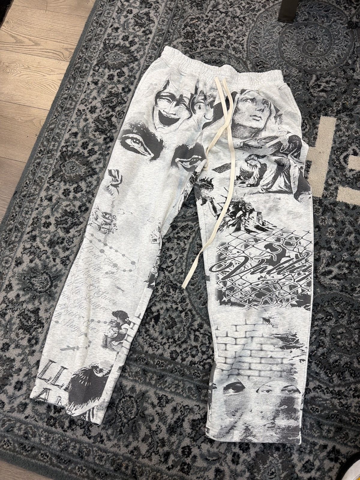 Vale Vale forever mural sweat Pants Size US 30 / EU 46 - 1 Thumbnail