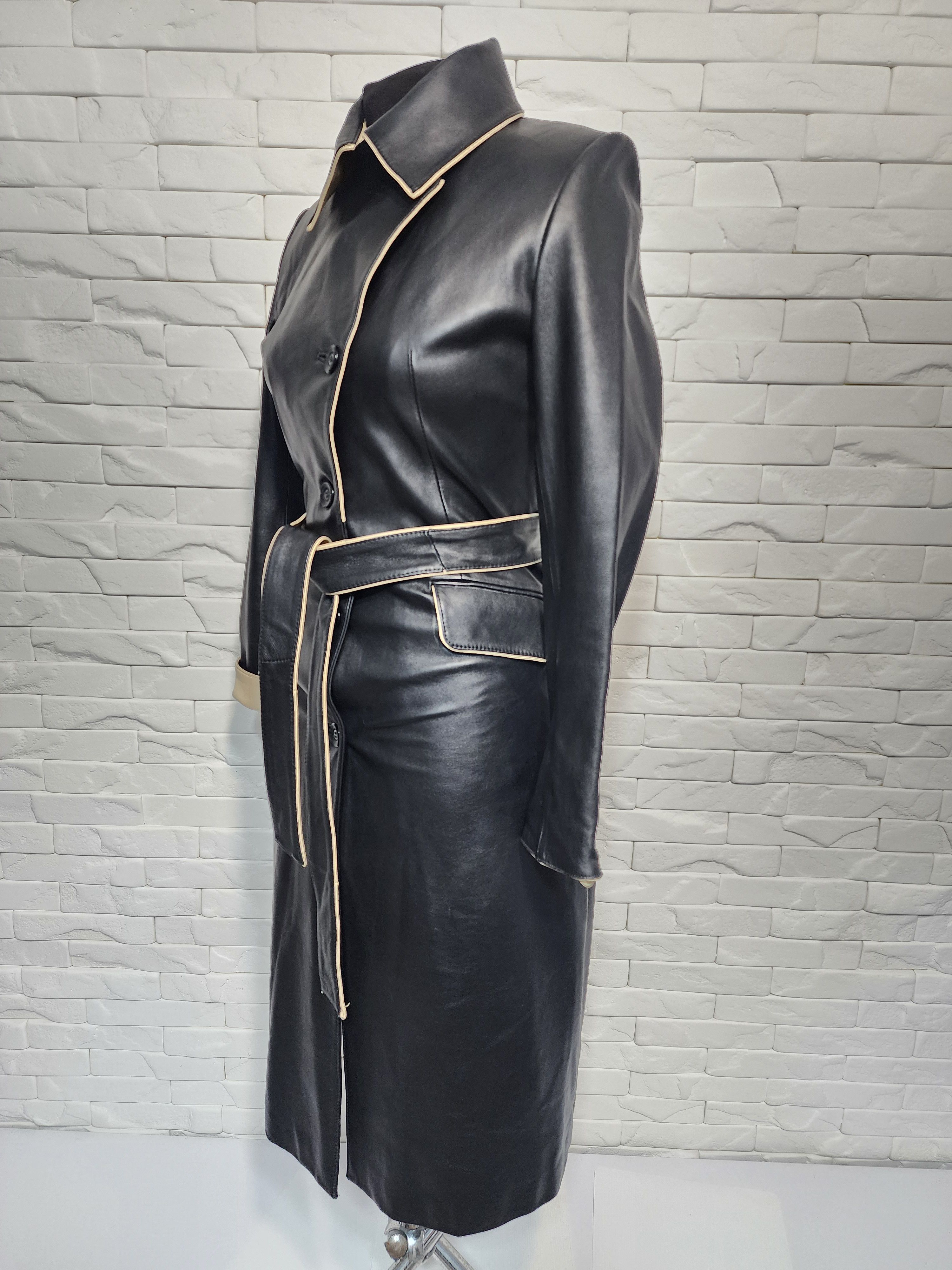 Designer Women black leather raincoat. Size S / US 4 / IT 40 - 2 Thumbnail