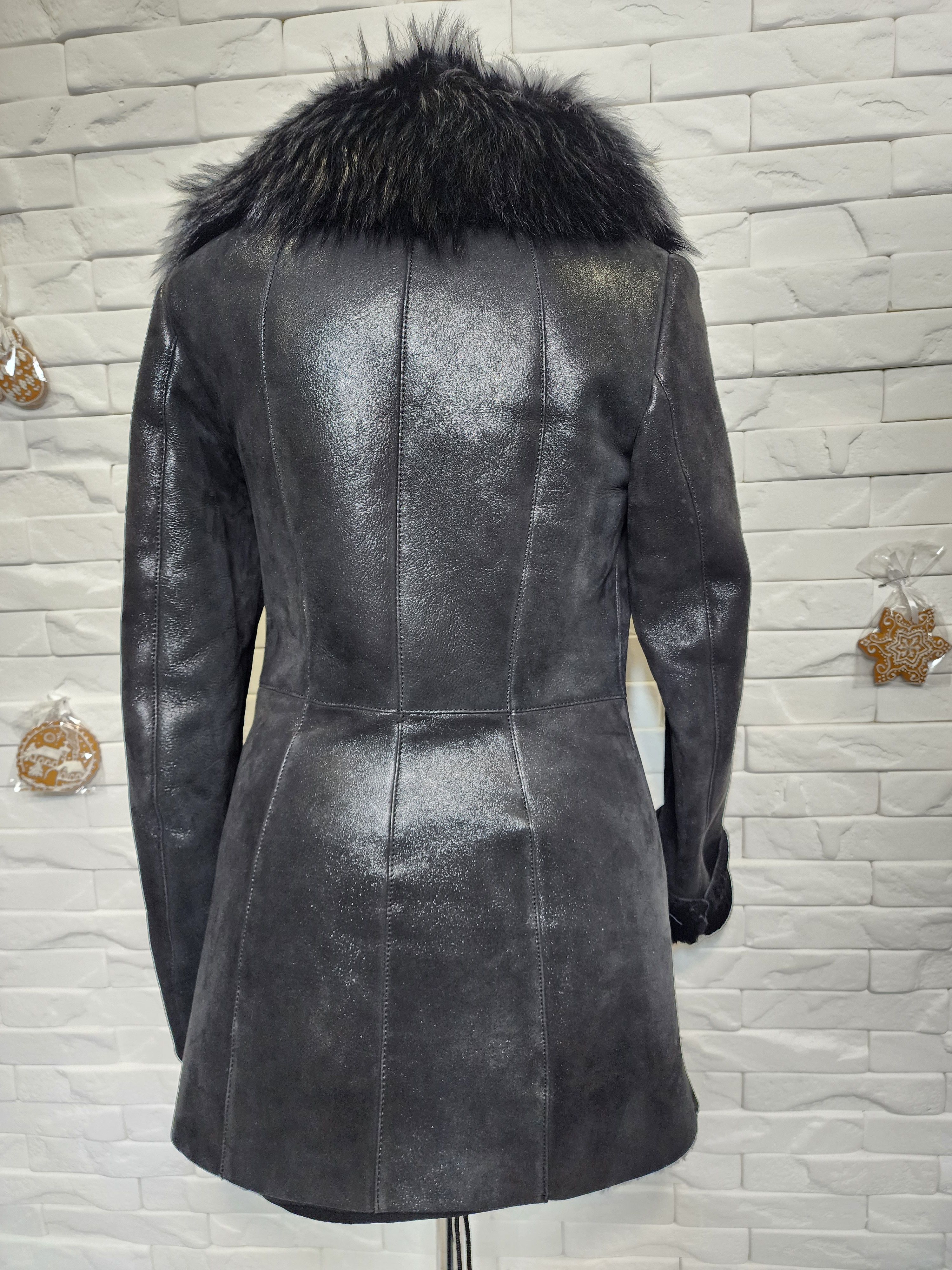 Furla Black Sheepskin Coat: Women's Genuine Fur Jacket Size S / US 4 / IT 40 - 4 Thumbnail