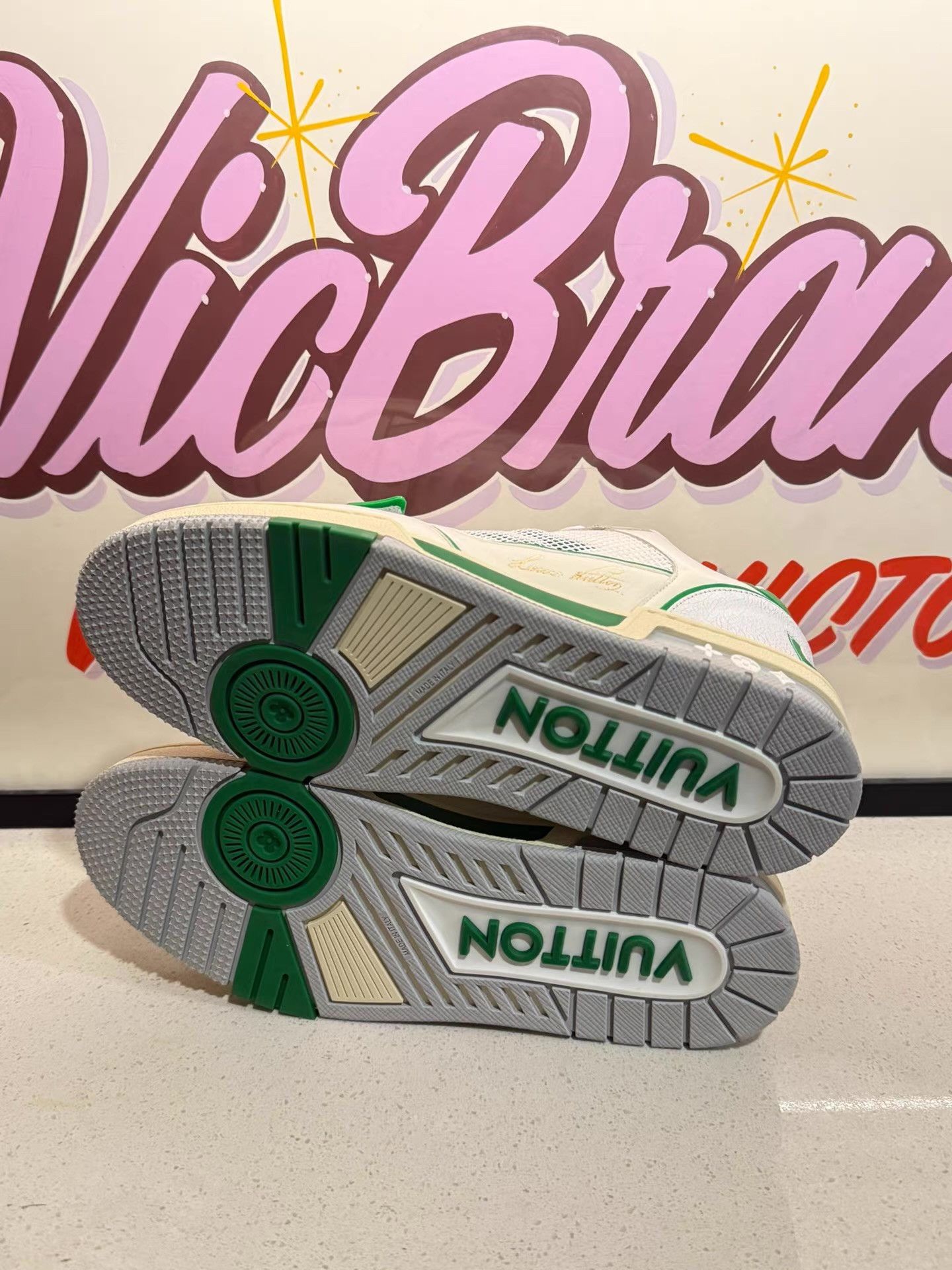 Louis Vuitton Louis Vuitton Trainer Classic monogram pattern Ｑ20 Size US 8.5 / EU 41-42 - 5 Thumbnail
