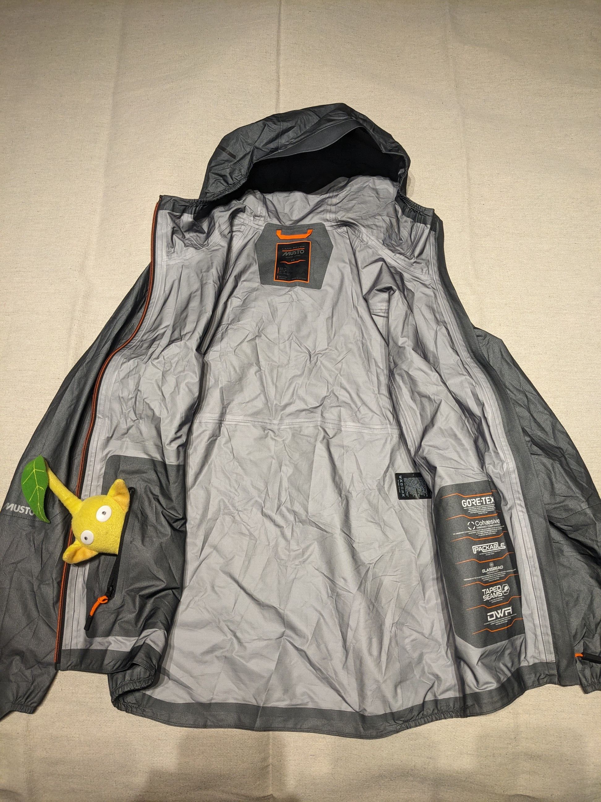 Musto Musto Land Rover GoreTex Jacket men's Xs Size US XS / EU 42 / 0 - 5 Thumbnail