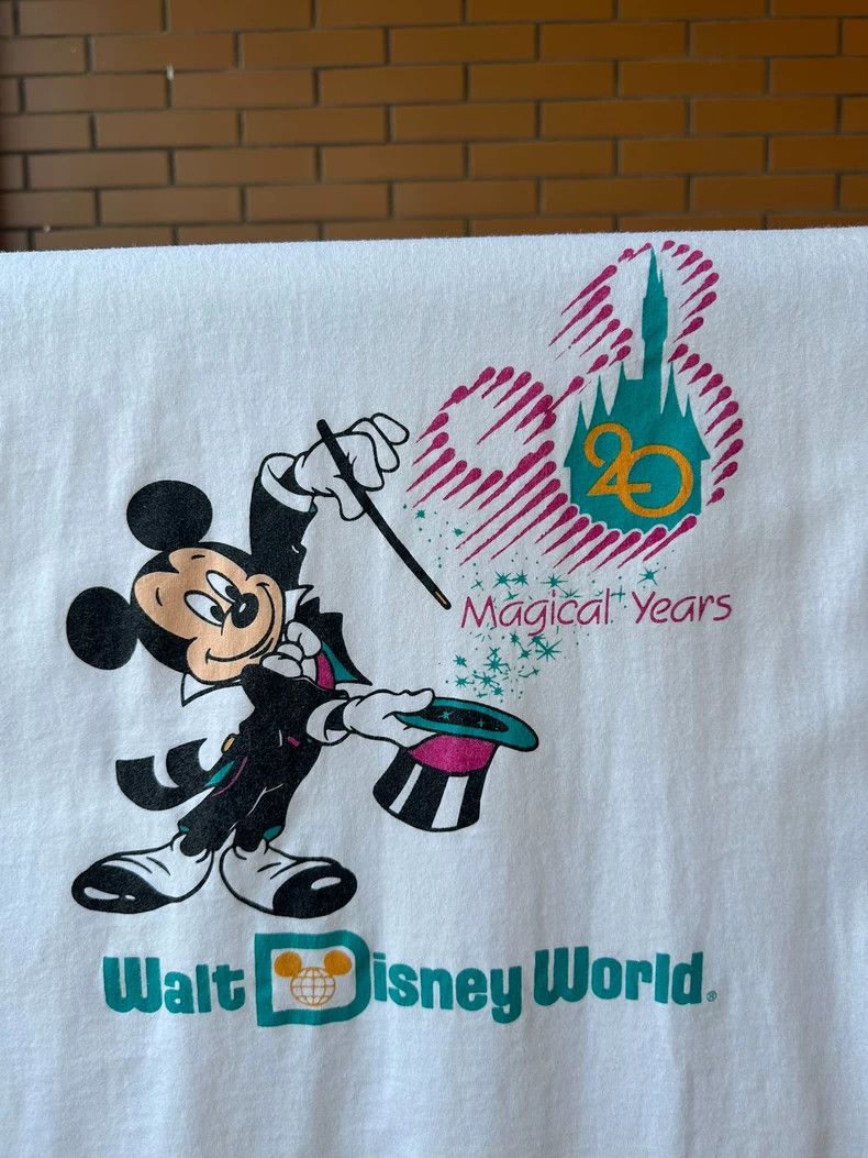 Vintage Vintage Tee 90s Disney Word 20th 2505-Nextarrow Size US L / EU 52-54 / 3 - 4 Thumbnail