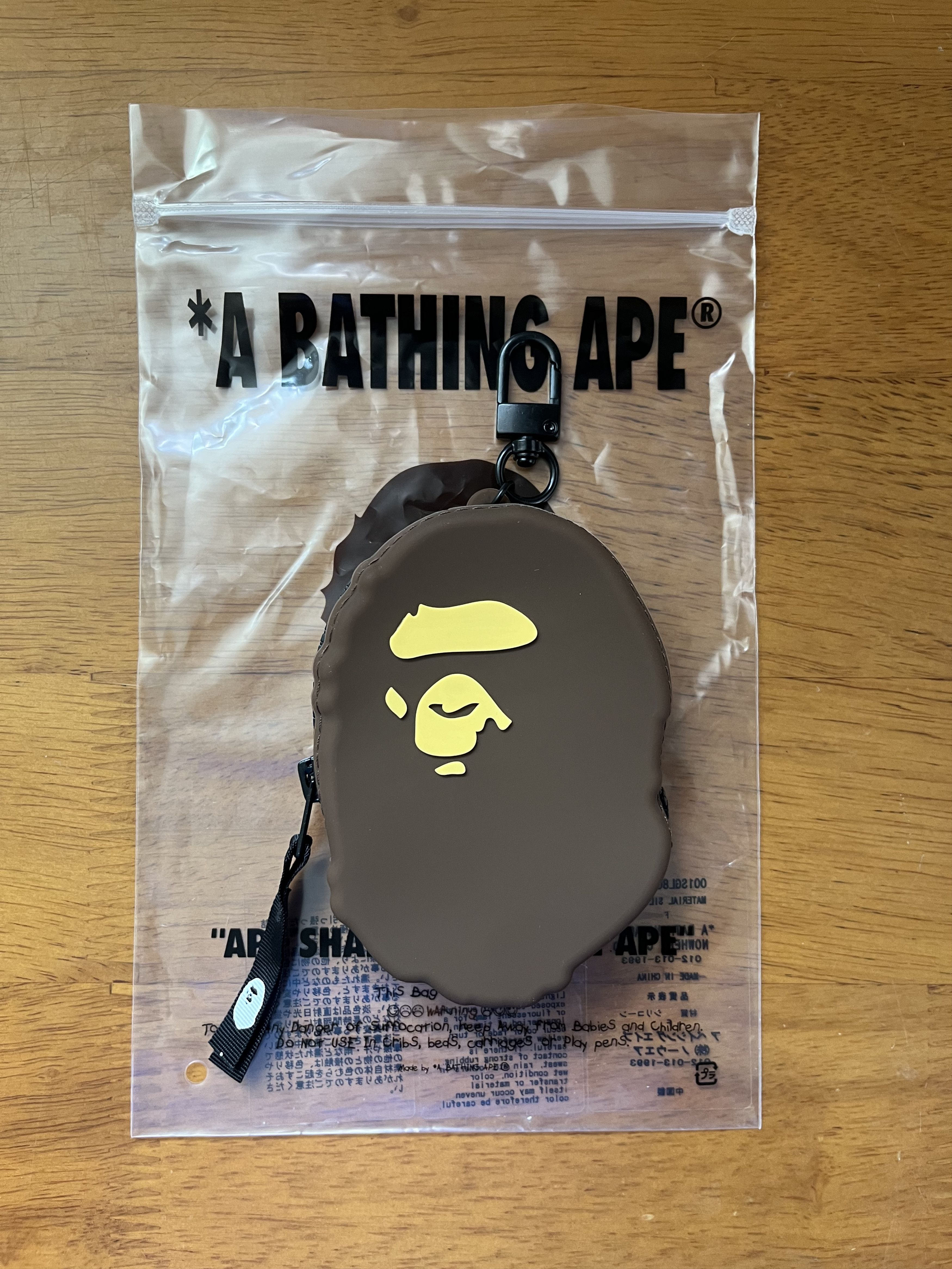 A BATHING APE BAPE APE HEAD SILICON COIN CASE