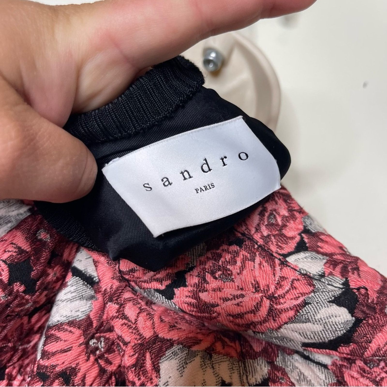 Sandro Sandro Jaquard EVORA FLORAL CROPPED BOMBER JACKET IN PINK Size XS / US 0-2 / IT 36-38 - 2 Thumbnail