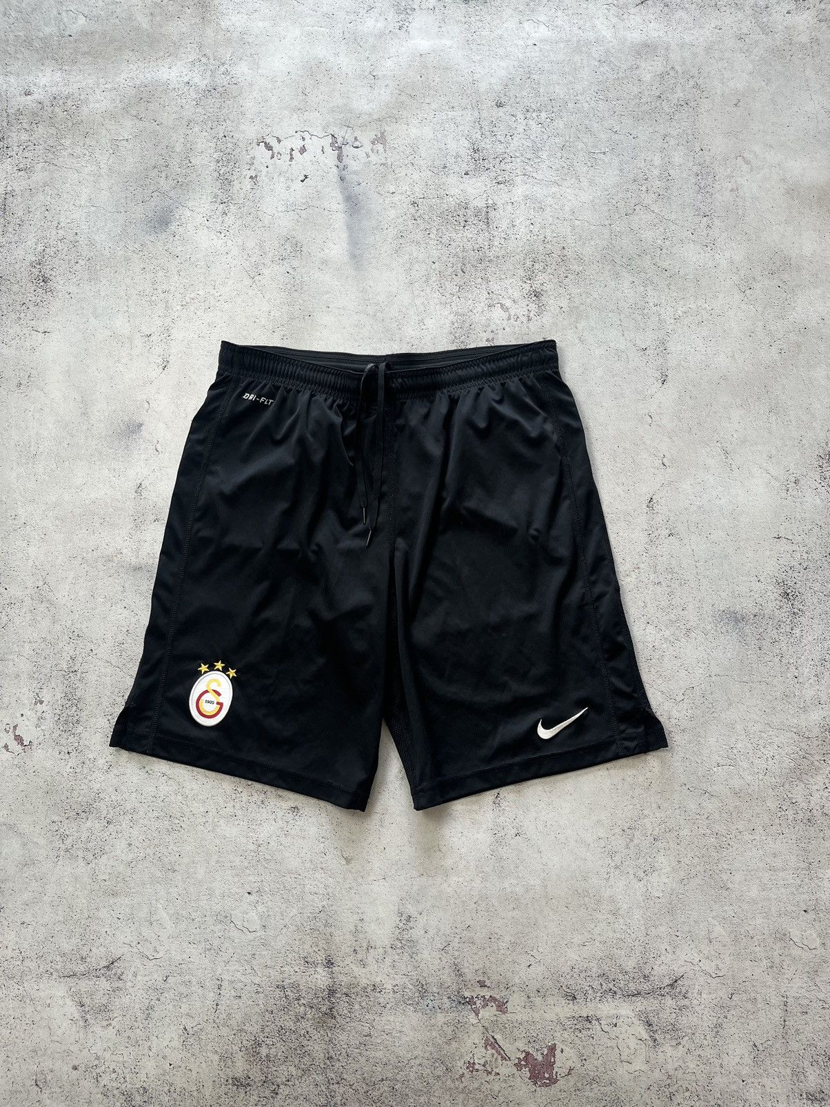 Nike Nike Fc Galatasaray Turkey Football Shorts Men’s size L Size US 34 / EU 50 - 1 Thumbnail