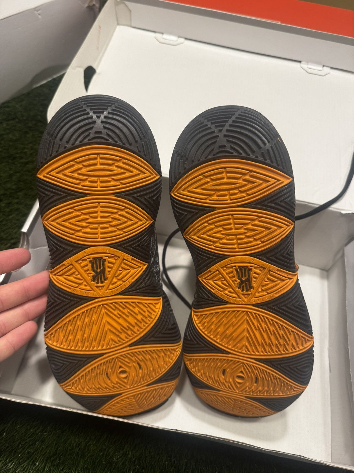 Nike × Vintage Kyrie 5 Tacos Size US 10 / EU 43 - 4 Thumbnail