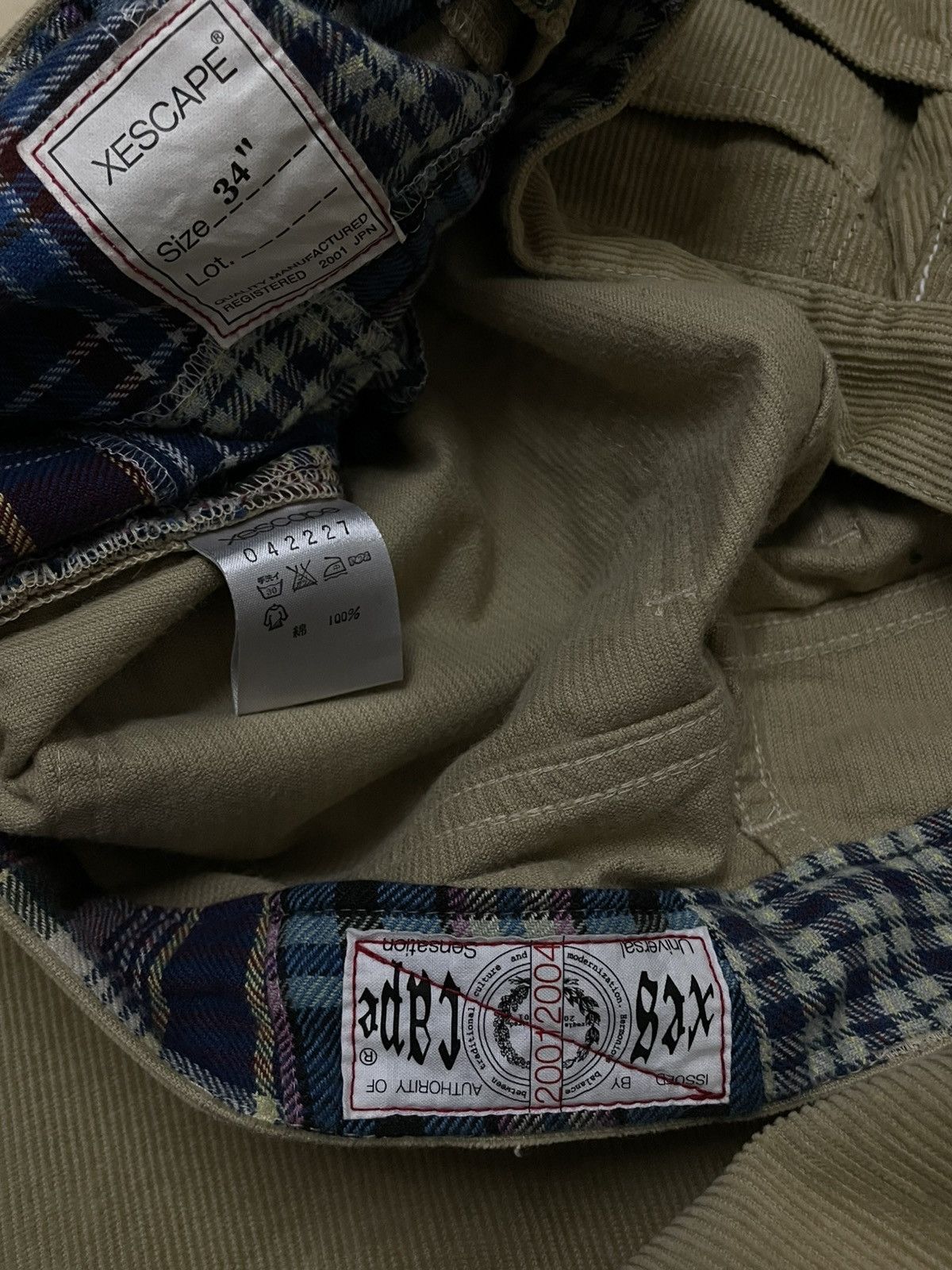 Japanese Brand XESCPAE JAPAN DESIGNER STREETWEAR DISTRESSED CORDUROY PANT Size US 33 - 11 Thumbnail