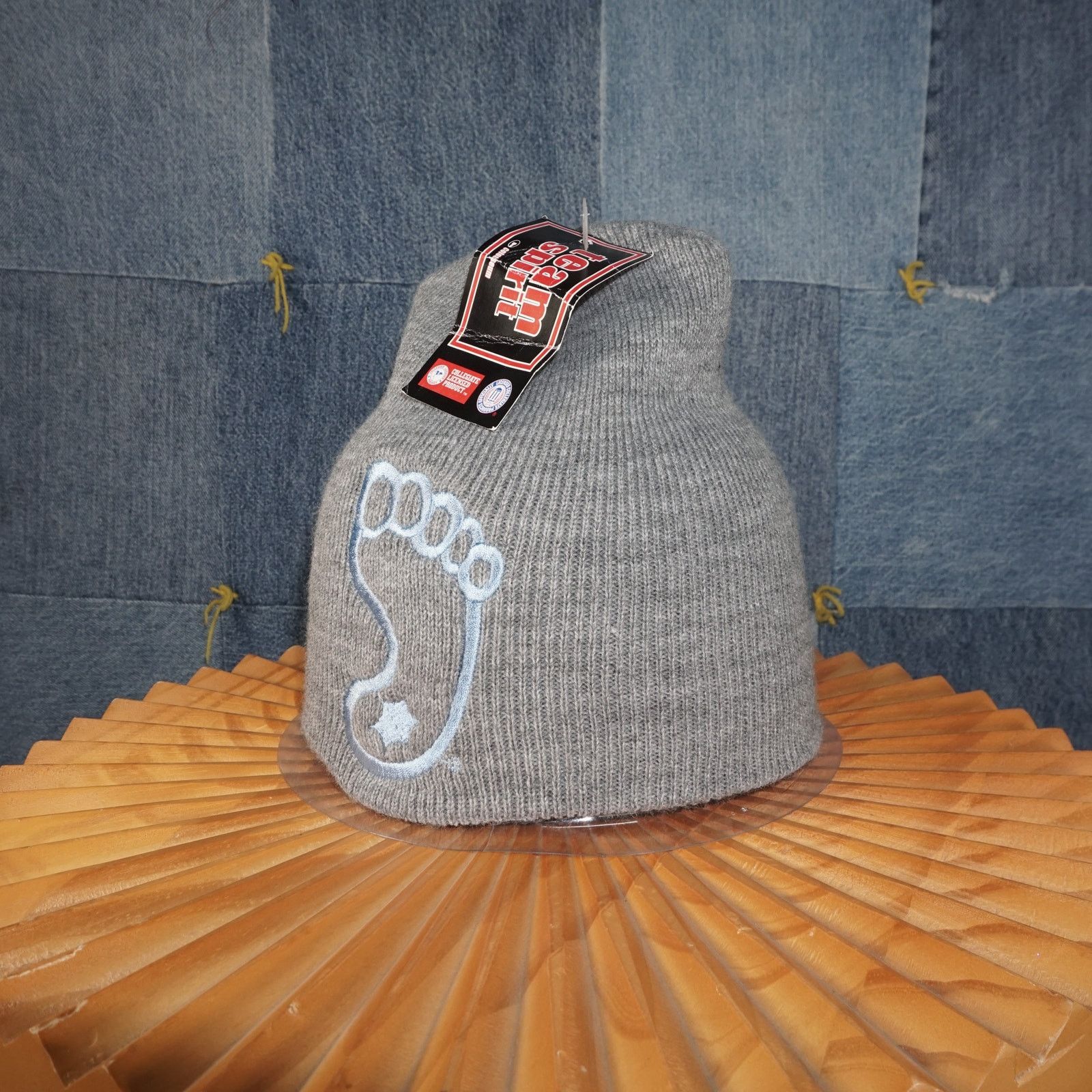 Colosseum Athletics OSFA- Vintage / Y2K 00s Grey North Carolina Tar Heels Beanie Size ONE SIZE - 2 Thumbnail
