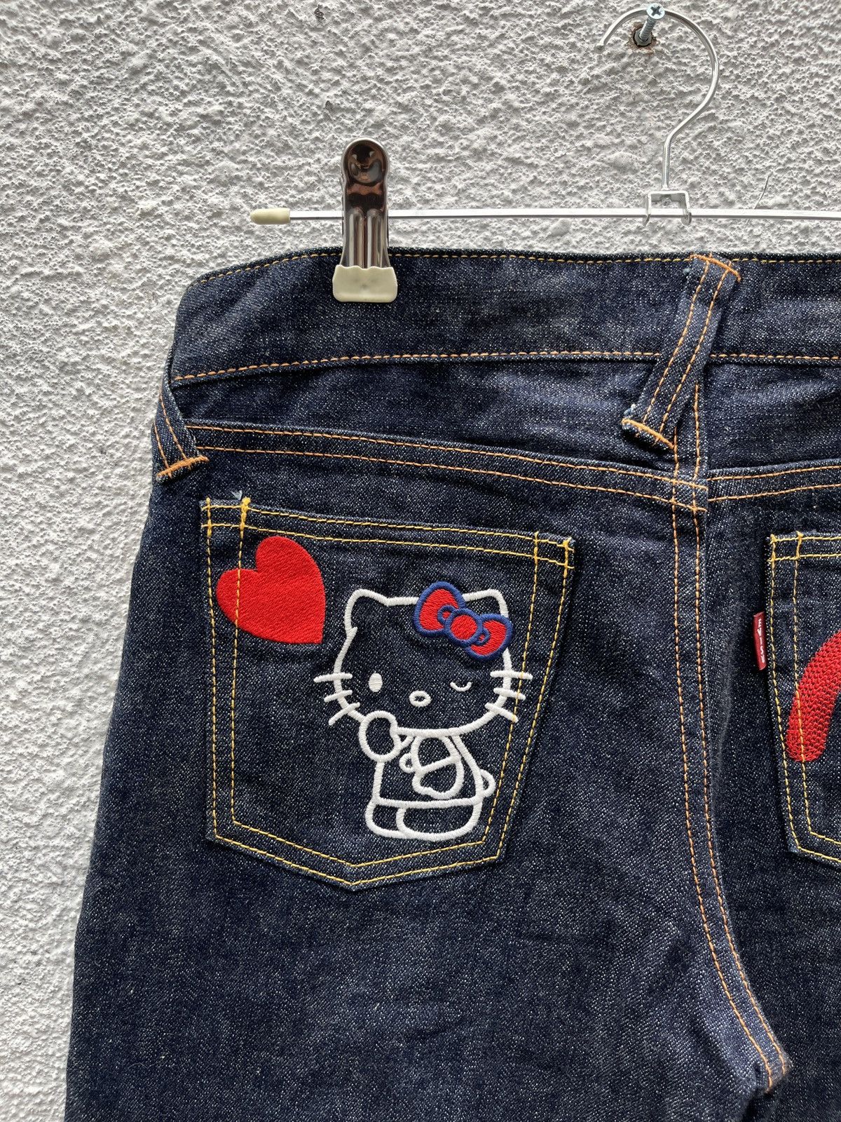 Evisu Evisu Donna Hello Kitty Embroidered Flared Jeans Size 27" / US 4 / IT 40 - 4 Thumbnail