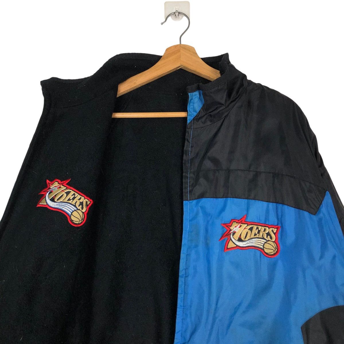 NBA 🔥Vintage Nylon Bomber Jacket NBA 76Ers Big Logo Size US XL / EU 56 / 4 - 12 Thumbnail