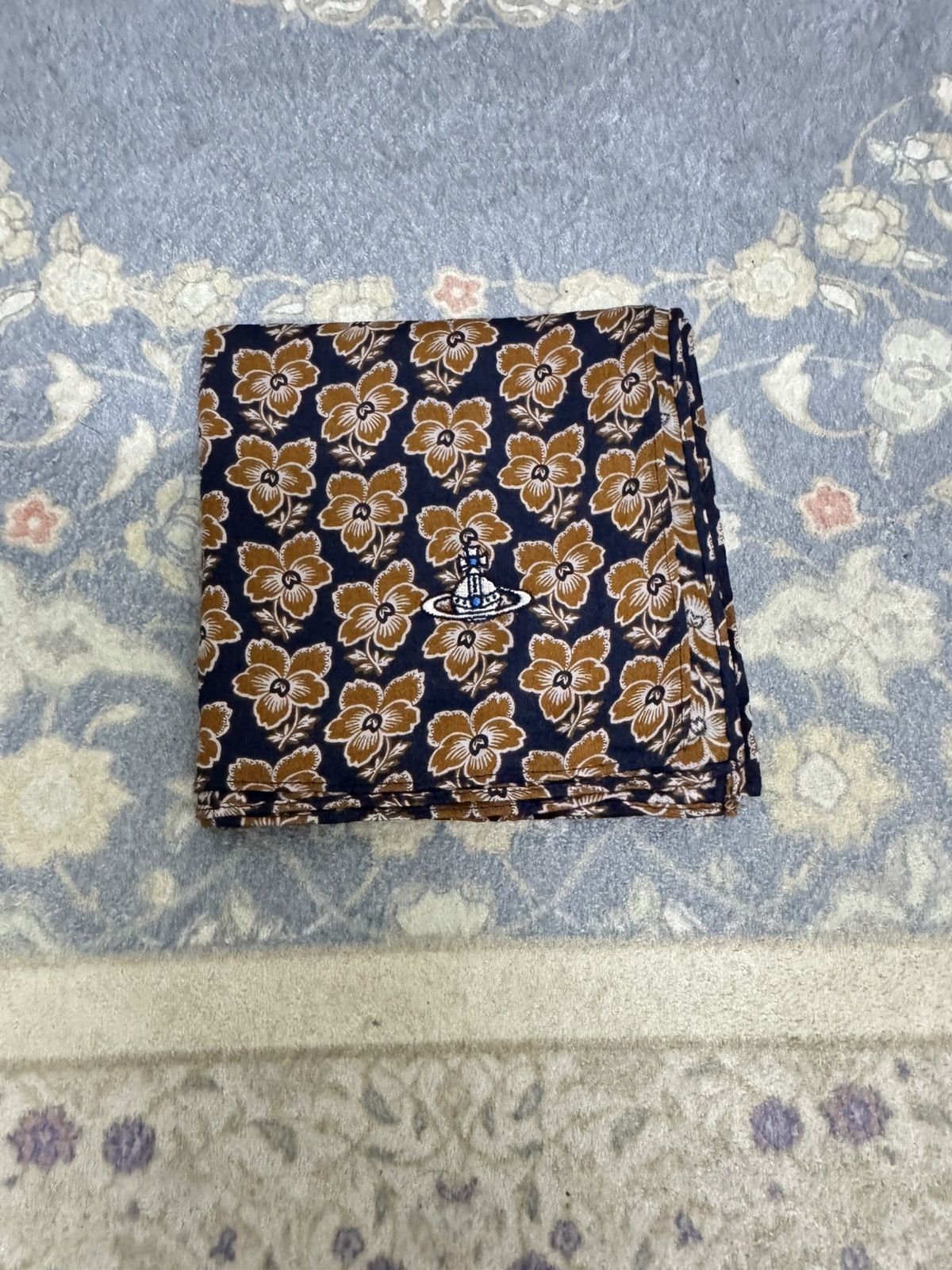 Vivienne Westwood ‼️Combo Vivienne Westwood Handkerchief‼️ Size ONE SIZE - 5 Thumbnail