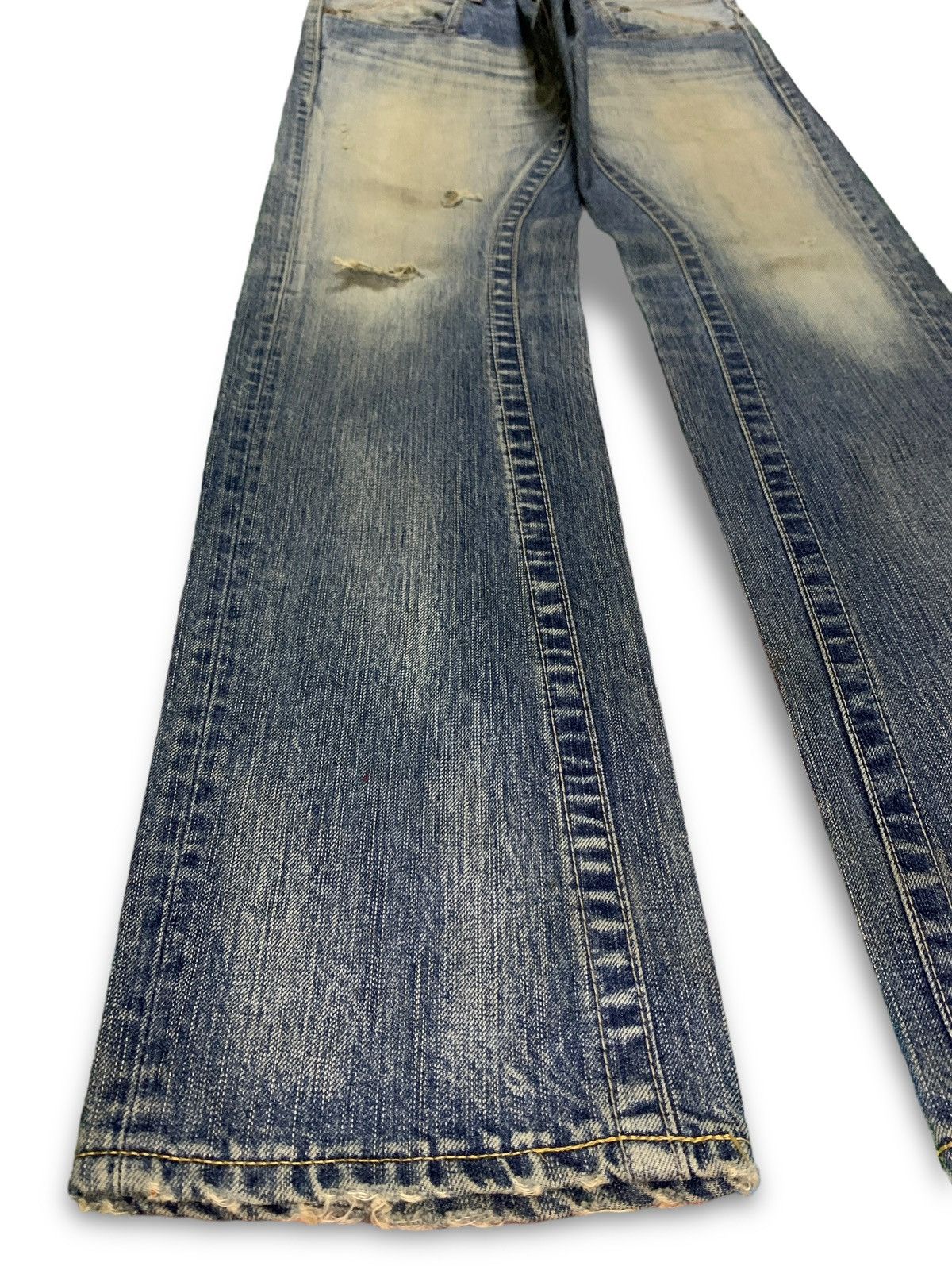 Japanese Brand Vintage Japanese Blue Way Rusty Wash Distressed Loose Jeans Size US 32 / EU 48 - 6 Thumbnail