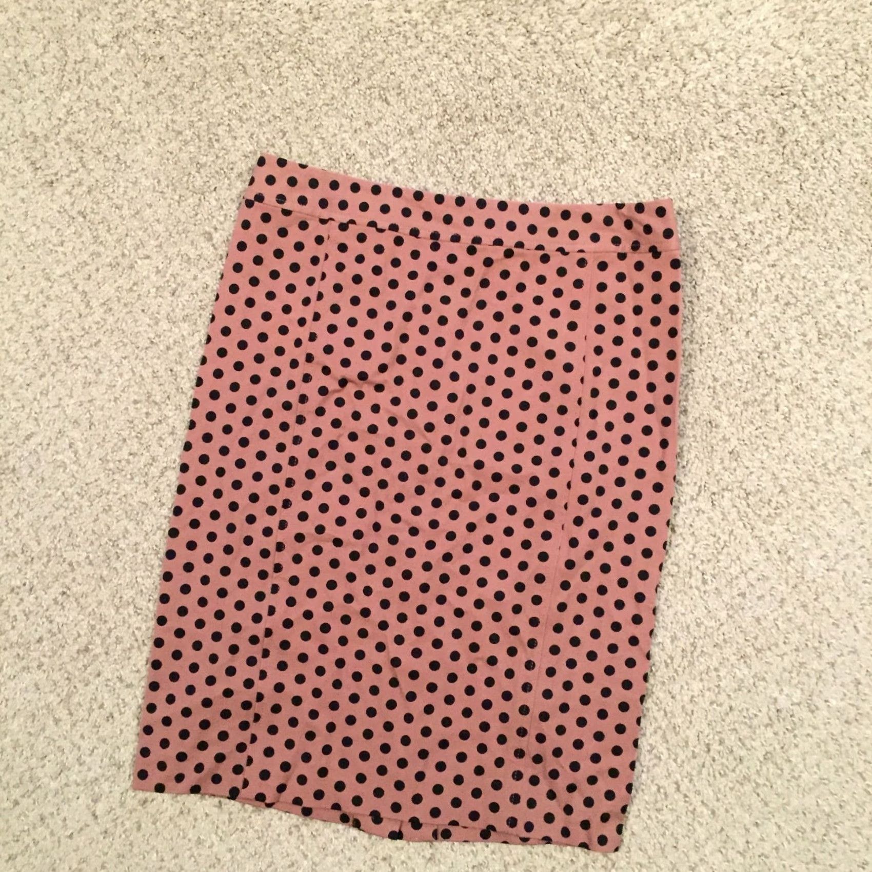 Loft LOFT Skirt Pencil Unlined 6 Pink Black Polka Dot Cotton Blend Knee Length Women Regular Straight & Style Gender: Womens End: Womens Size 28" / US 6 / IT 42 - 2 Thumbnail