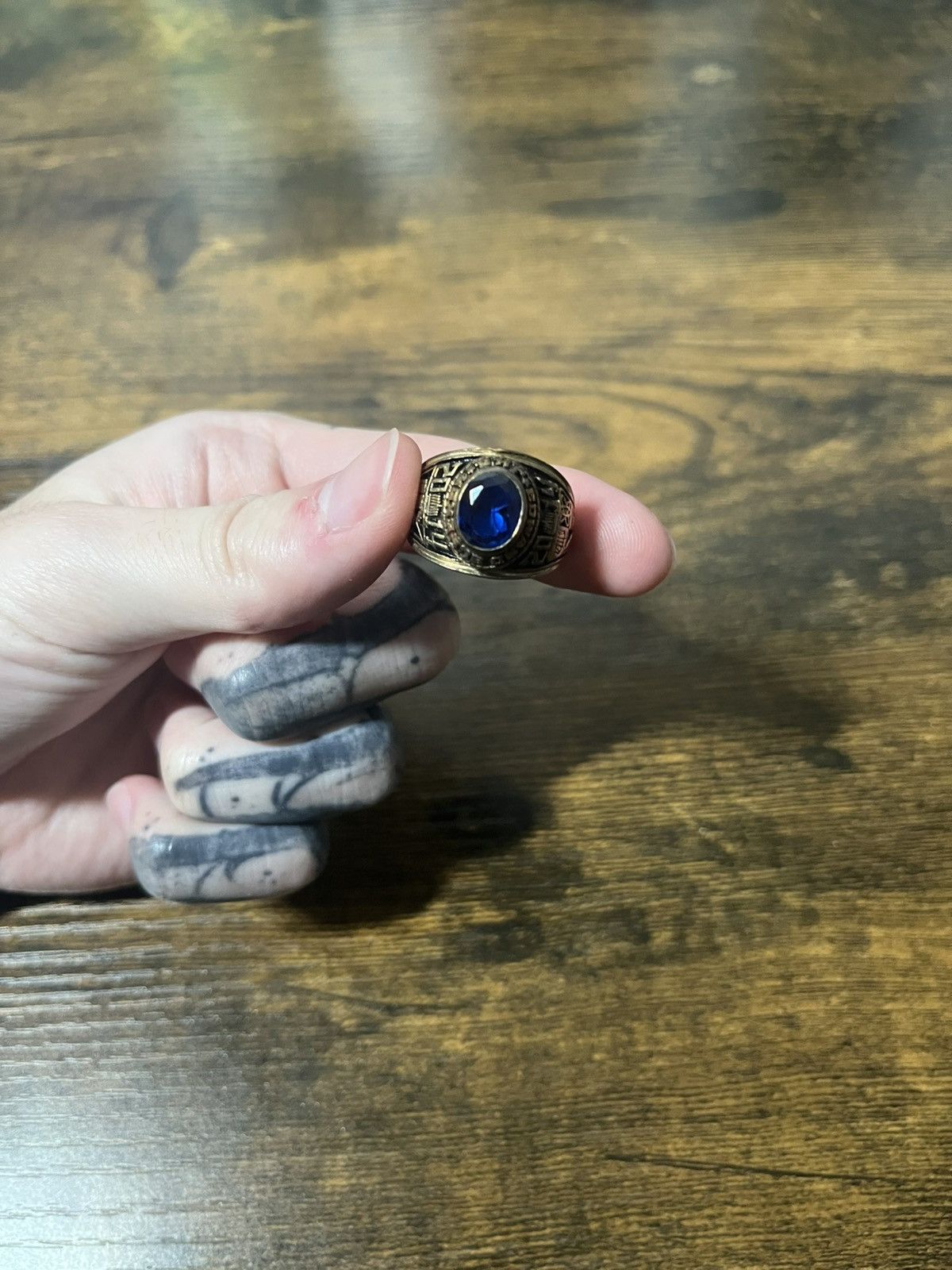 Other Gold school ring blue stone Size ONE SIZE - 1 Thumbnail