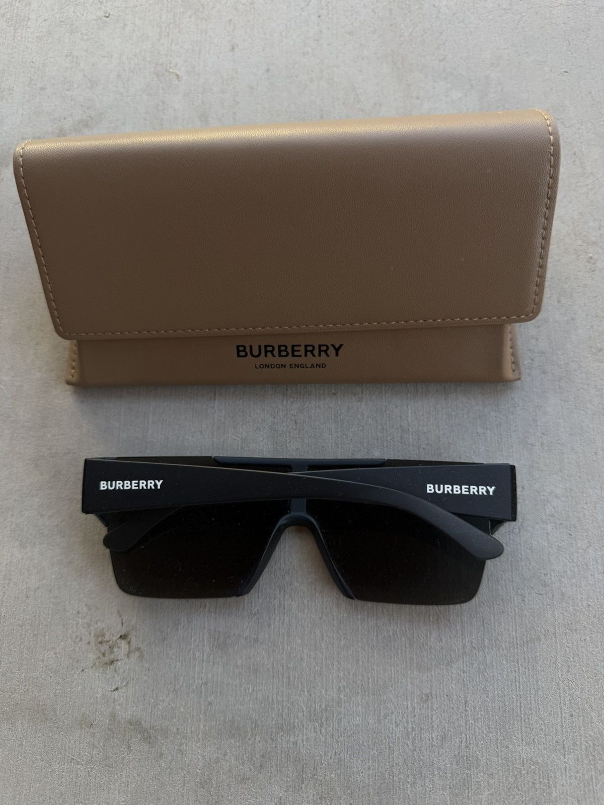 Burberry Burberry Matte Black Shield Sunglasses – Grey Lens Clean Size ONE SIZE - 1 Thumbnail