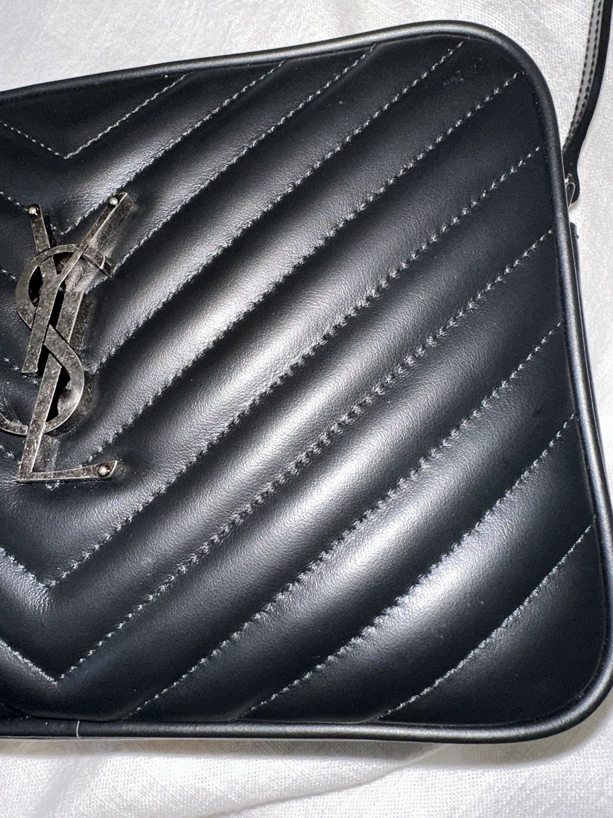Yves Saint Laurent Lou Camera Bag Matelasse Chevron Leather Small Size ONE SIZE - 18 Thumbnail