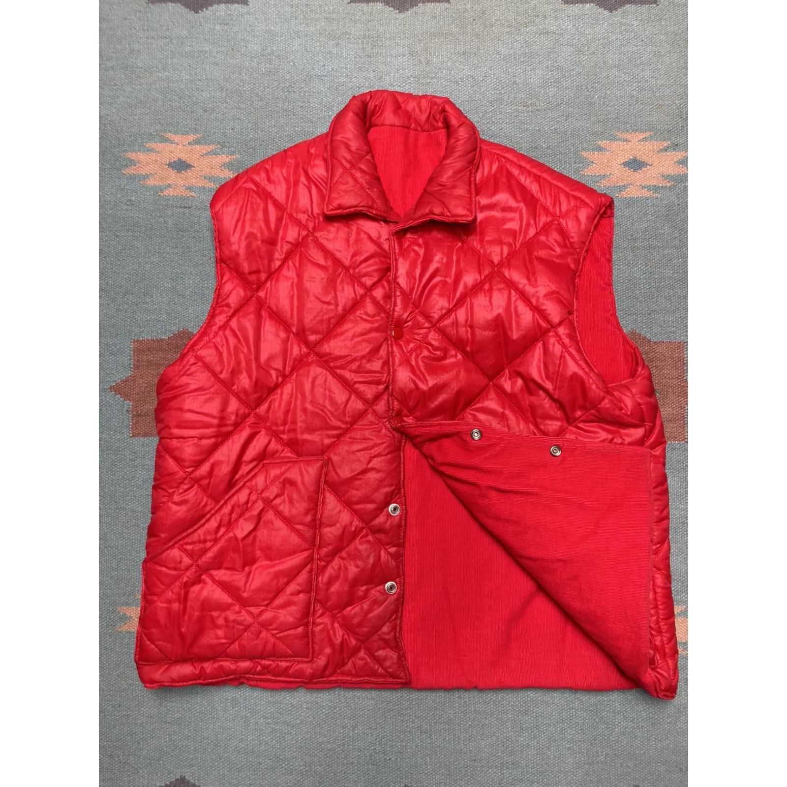 Vintage VINTAGE Quilted insulated puffer vest Down corduroy lined red button snap 80s XL Men Vest Size US XL / EU 56 / 4 - 2 Thumbnail