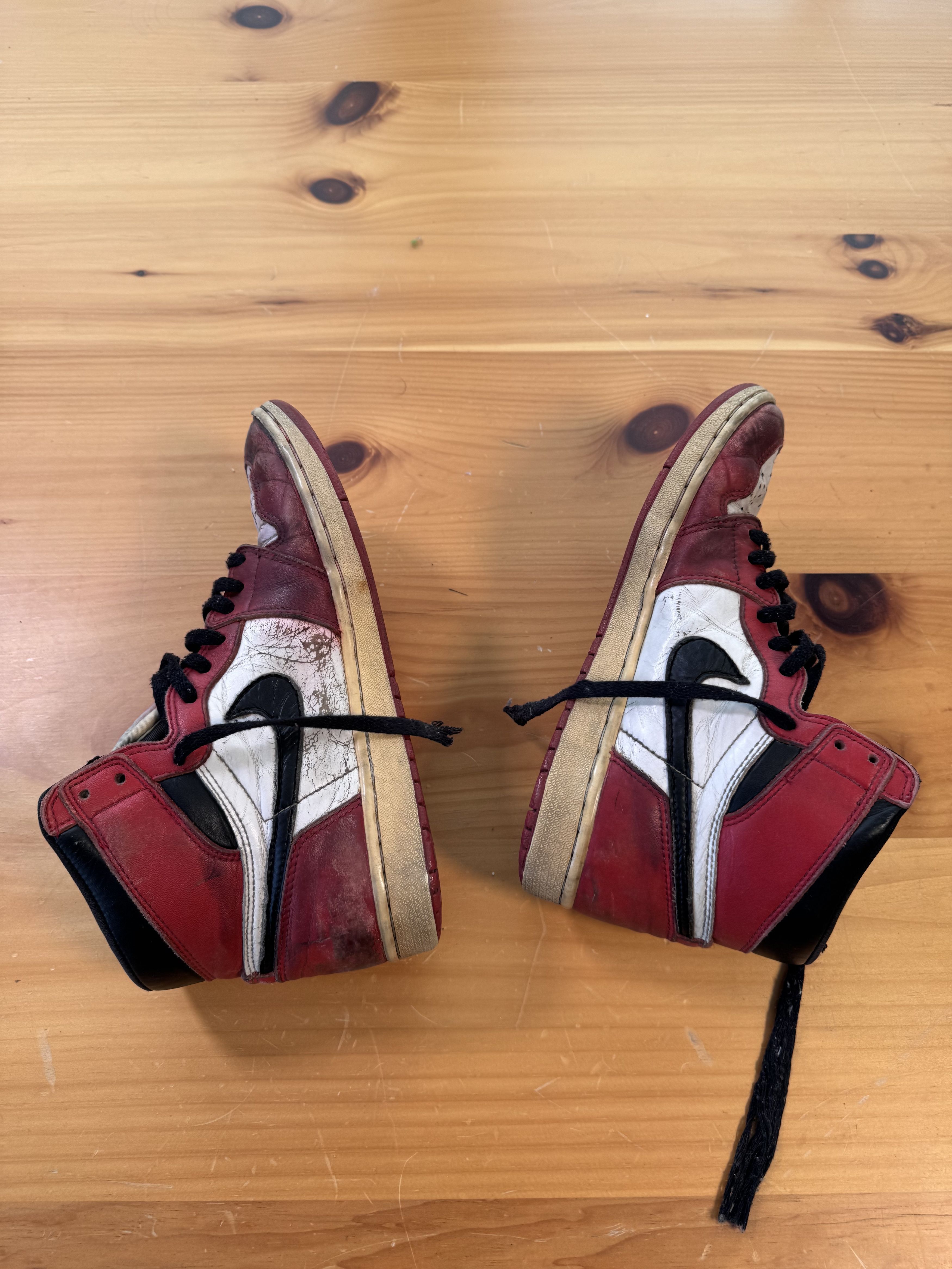 Jordan Brand 1994 Jordan Chicago 1 destroyed Size US 10 / EU 43 - 10 Thumbnail