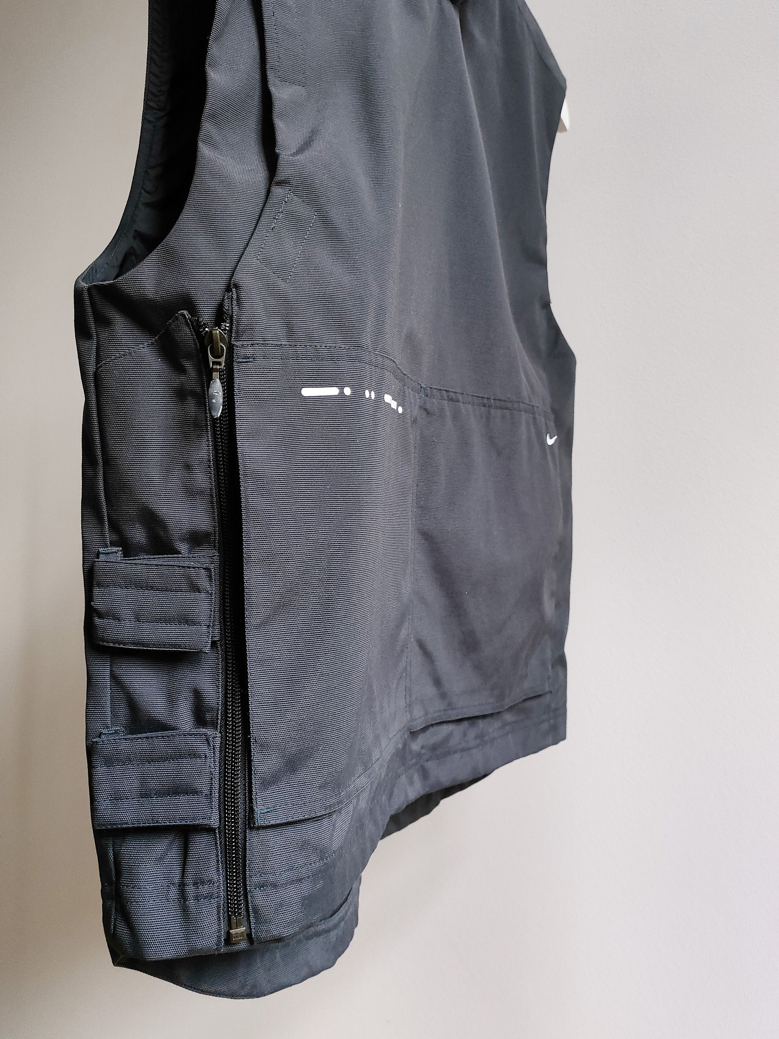 Nike 2000s Nike Morse Code Technical ‘Bulletproof’ Utility Vest Size US S / EU 44-46 / 1 - 6 Thumbnail