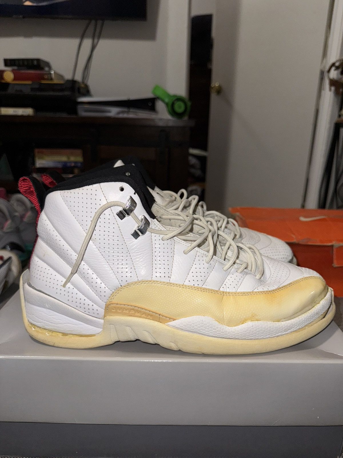 Jordan Brand Air Jordan 12 Retro Rising Sun Size US 12 / EU 45 - 4 Thumbnail