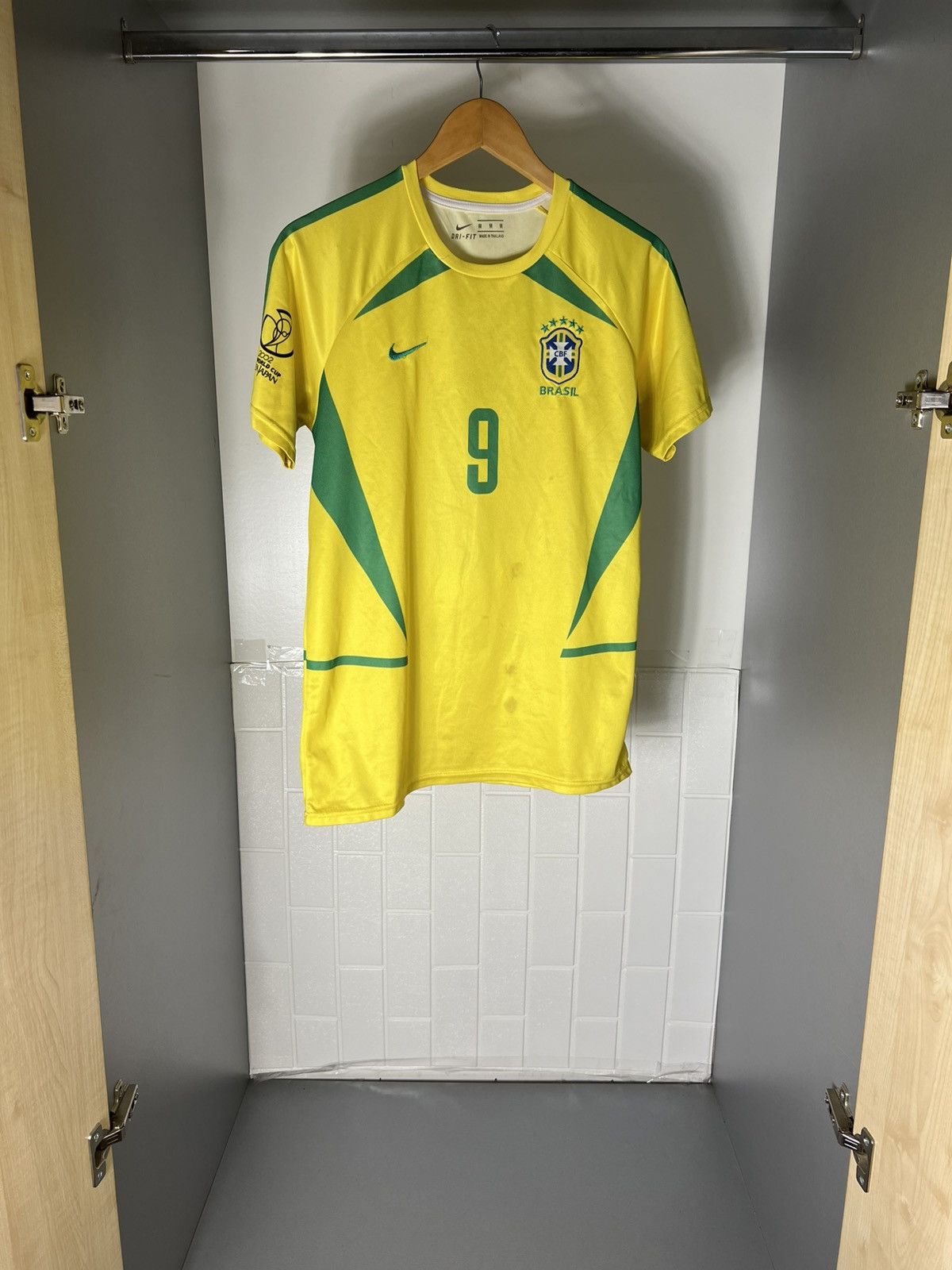 Vintage VERY RARE BRAZIL RETRO SOCCER JERSEY RONALDO BLOKE Y2K 90s Size US M / EU 48-50 / 2 - 5 Thumbnail