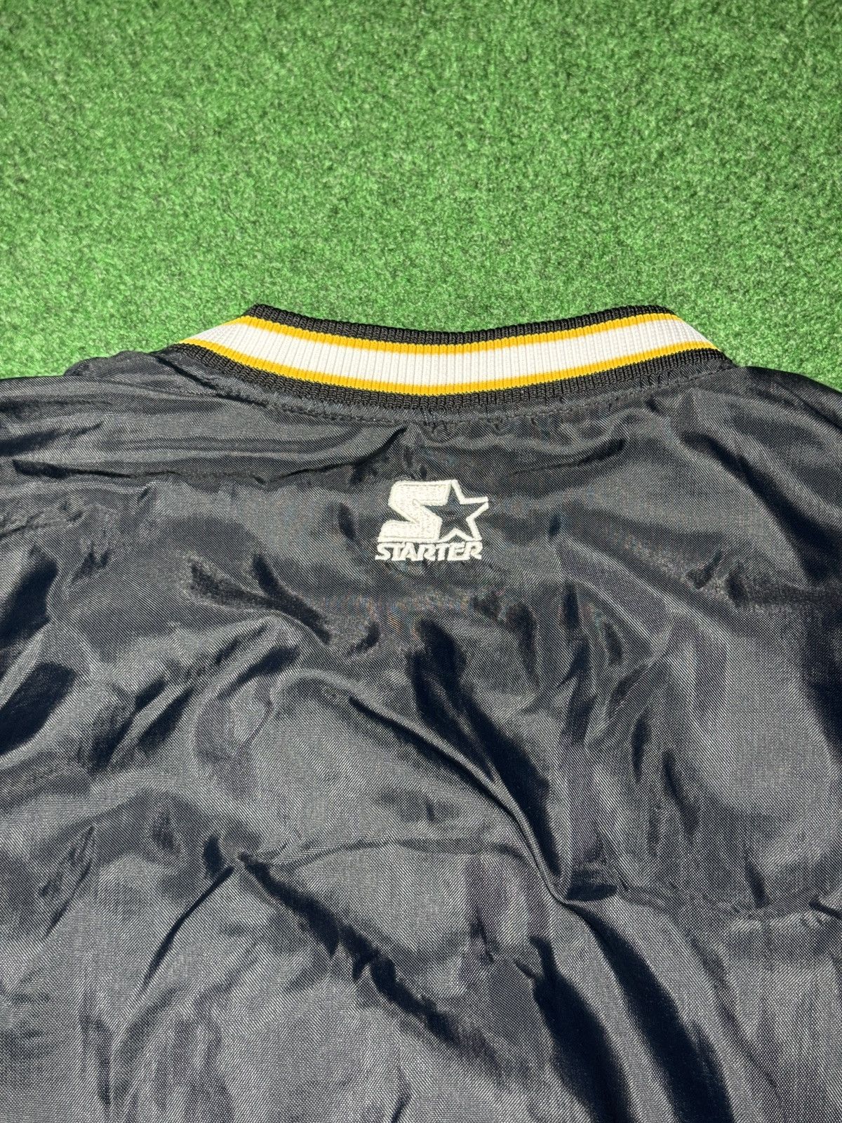 Starter Vintage 90s Boston Bruins Starter NHL Center Ice XL Jacket Size US XL / EU 56 / 4 - 7 Thumbnail