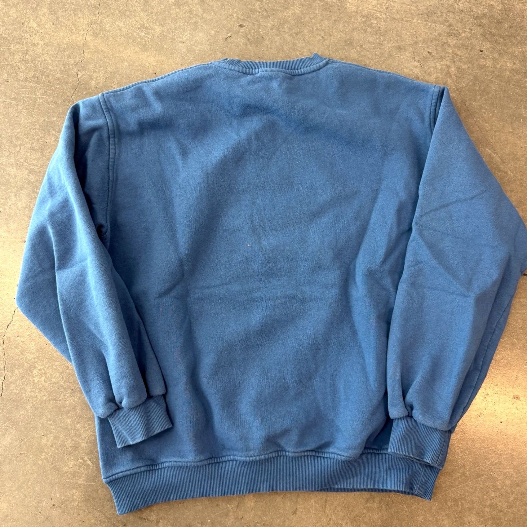 Urban Outfitters VINTAGE Y2K Urban Outfitters Cozy Blue 3 Longsleeve Crewneck Sweatshirt S Women's Longsleeve Crewneck Sweatshirt Blue S Size S / US 4 / IT 40 - 2 Thumbnail