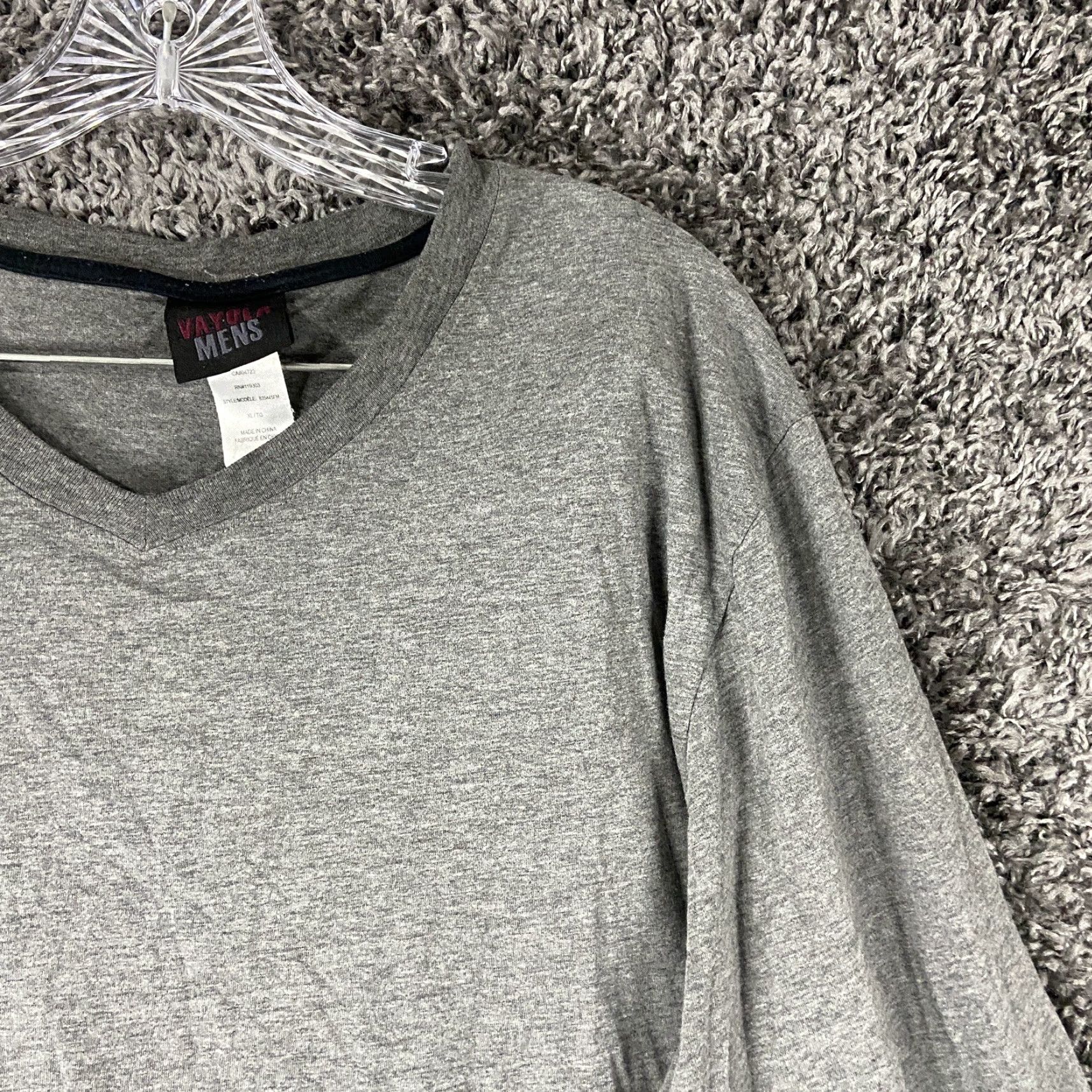 Vintage Vayola Men’s Long Sleeve V-Neck T-Shirt, Gray, XL Size US XL / EU 56 / 4 - 4 Thumbnail
