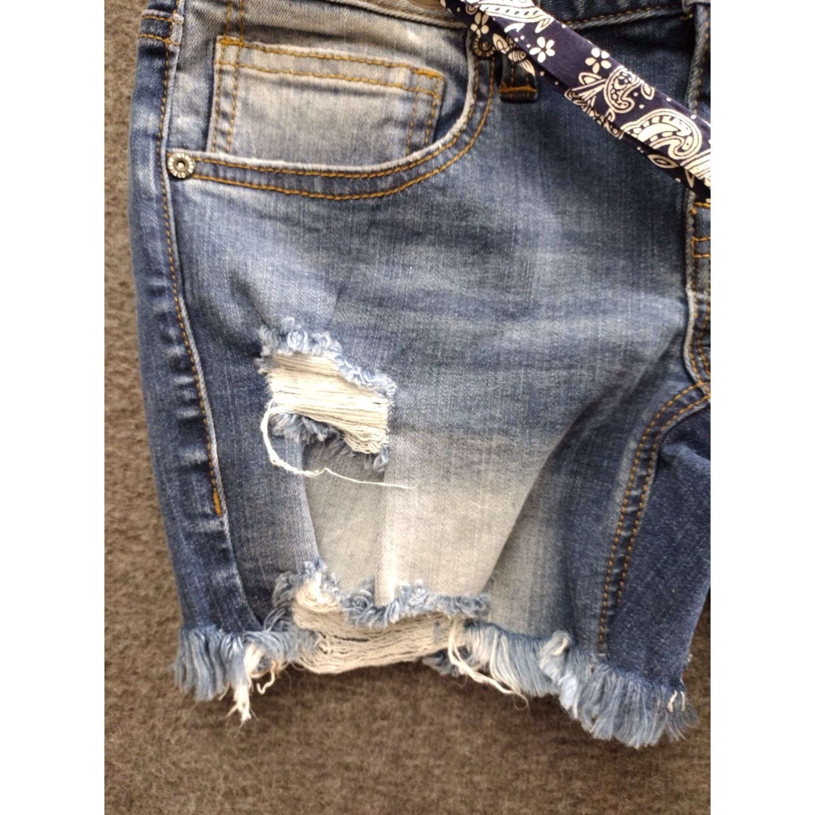 Penfield ANFIELD Jeans Shorts Women's Ring Hole Distressed Cropped Size XS Blue 5-Pocket Denim Short Cut-Off with Stretch - Casual Womens Shirt? Size 26" / US 2 / IT 38 - 6 Thumbnail