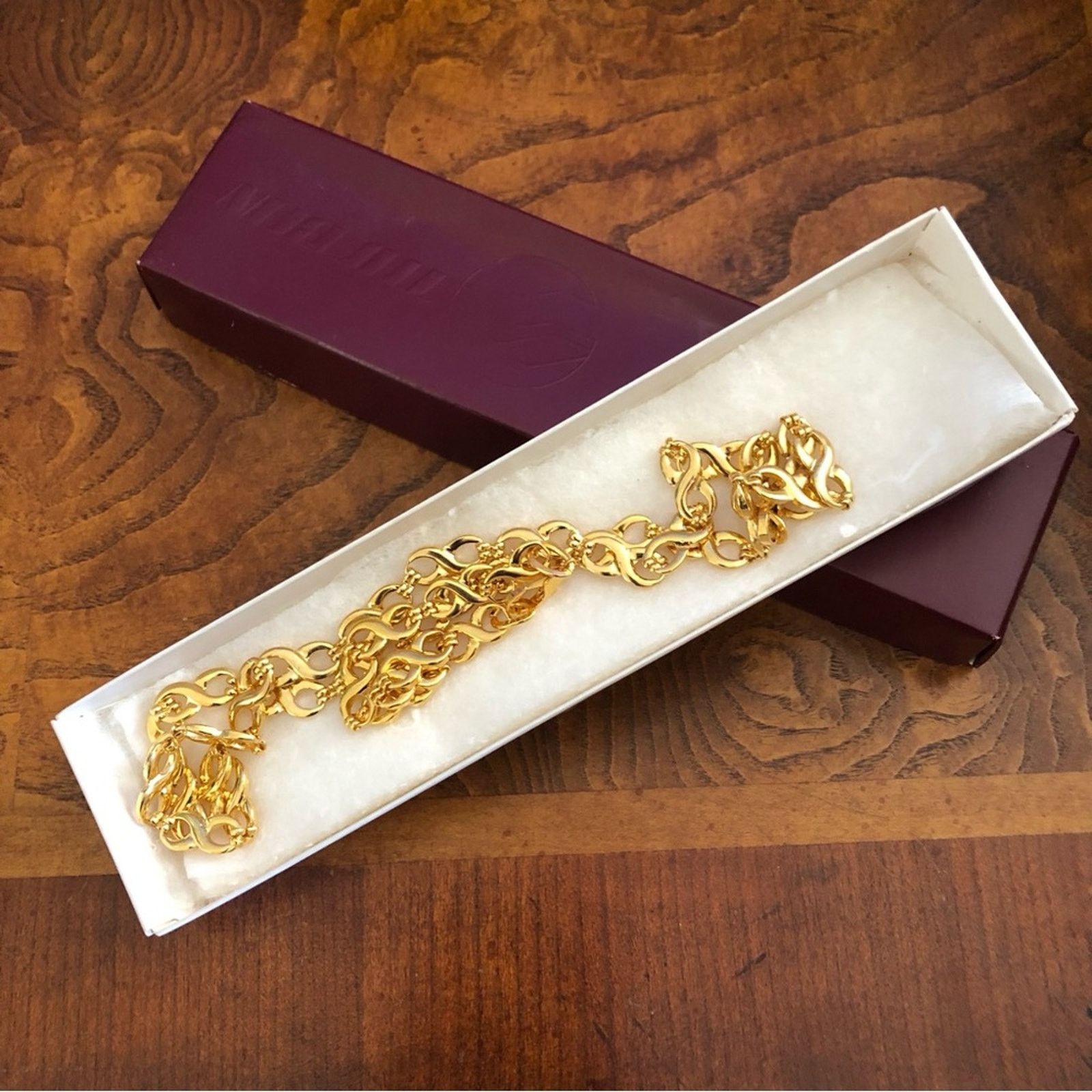 Vintage Vintage 80s shiny gold infinity link necklace set NIB Size ONE SIZE - 1 Thumbnail