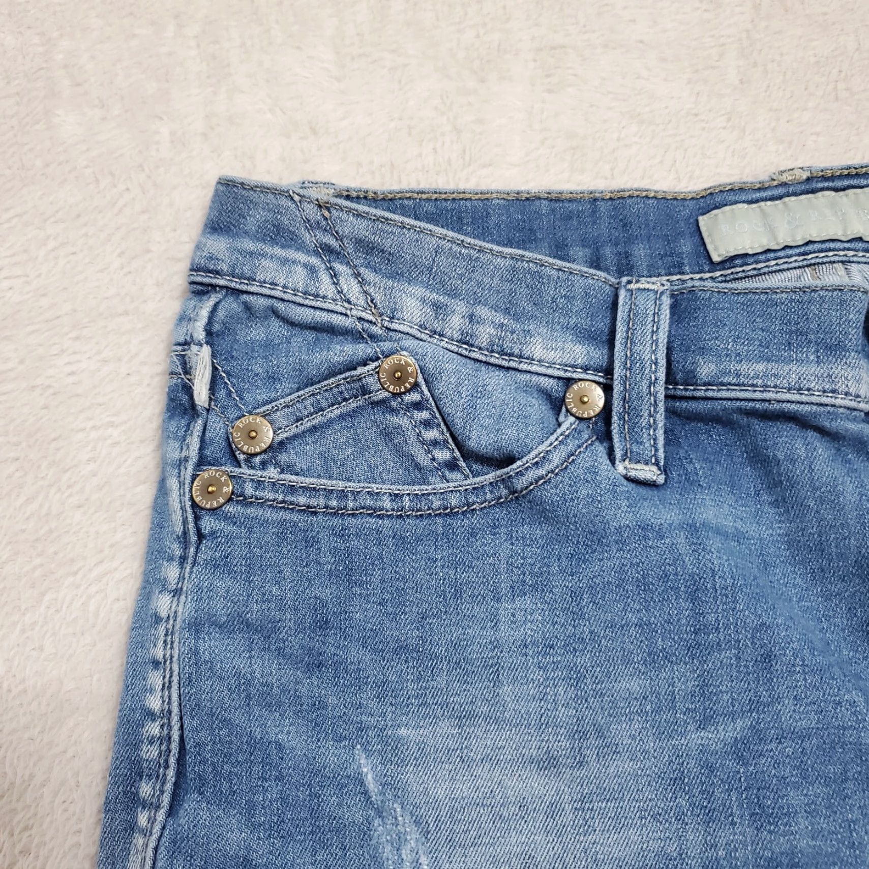 Vintage VINTAGE Rock & Republic Jeans Womens 10 Blue Hamburg Low Rise Cropped 5-Pocket Distressed Zip Pocket FLAW Womens Size 32" / US 10 / IT 46 - 5 Thumbnail
