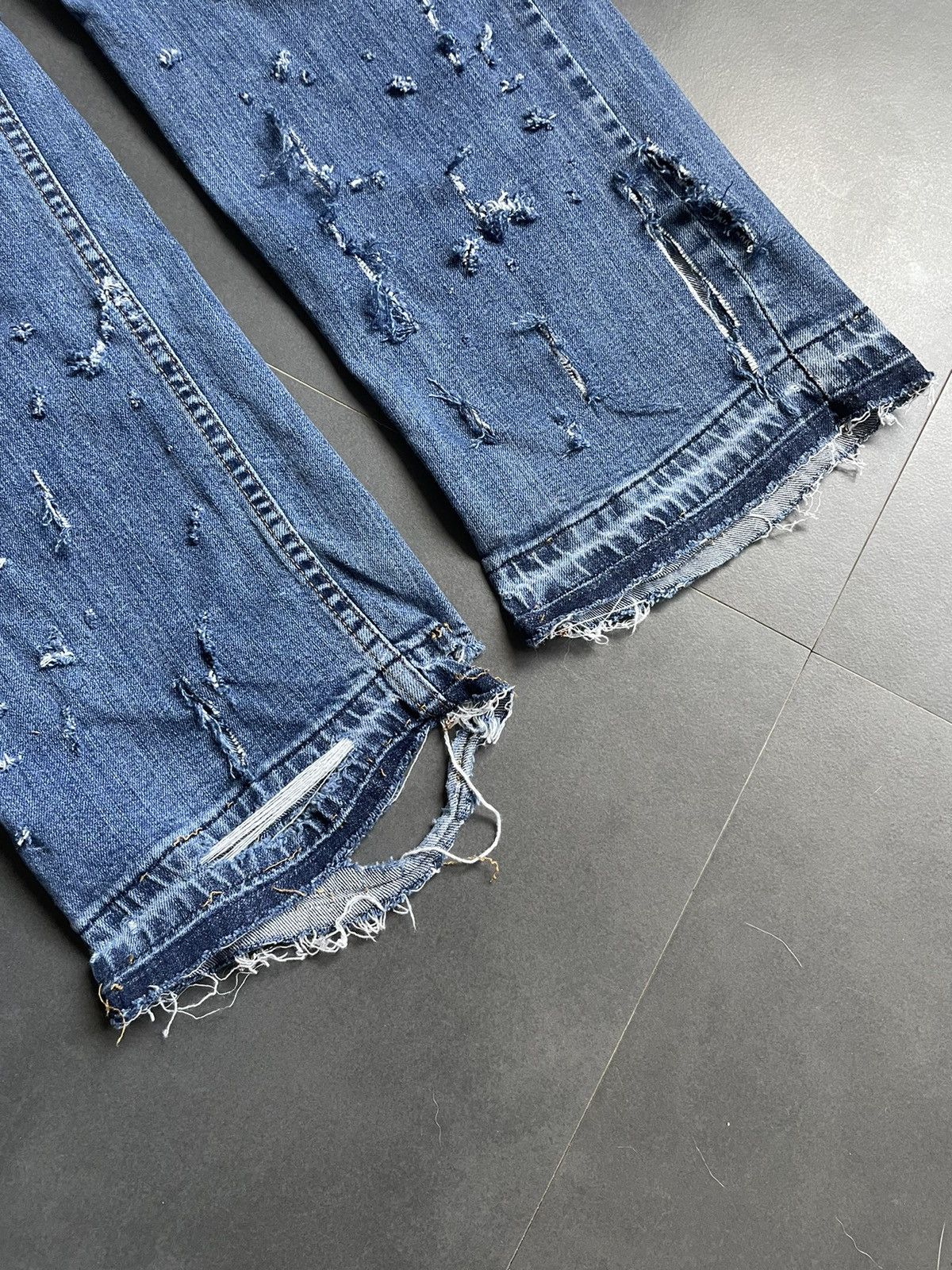 Levi's Vintage Trashed Distressed Levi’s 751 Jeans Made In USA Y2k Size US 32 / EU 48 - 6 Thumbnail