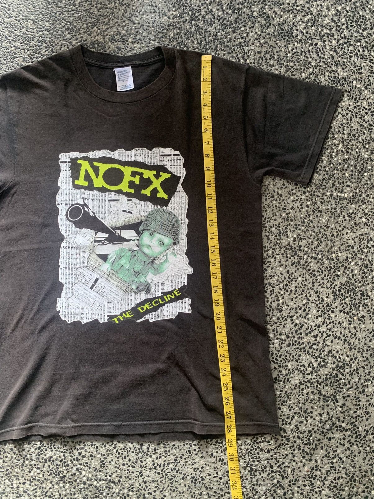 Band Tees × Vintage Vintage 2000 NOFX The Decline Rock Band T shirt Size US M / EU 48-50 / 2 - 10 Thumbnail