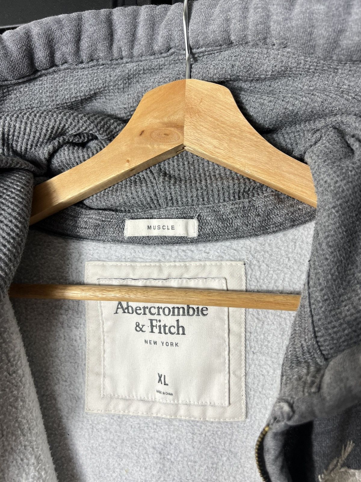 Abercrombie & Fitch Vintage Abercrombie & Fitch Moose Zip Hoodie Grey Size XL Size US XL / EU 56 / 4 - 11 Thumbnail