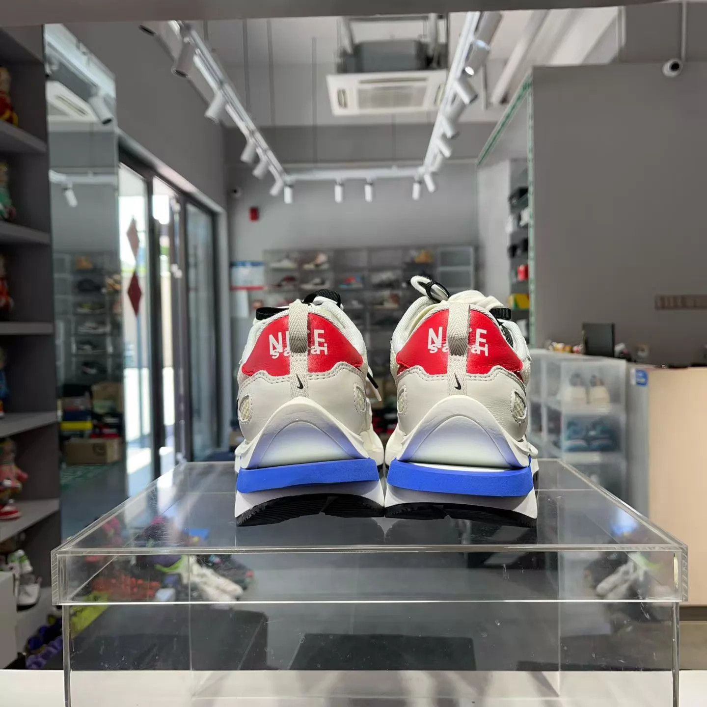 Nike Sacai x Nike VaporWaffle White/Grey 44 Worn Once Boxed Size US 10 / EU 43 - 4 Thumbnail