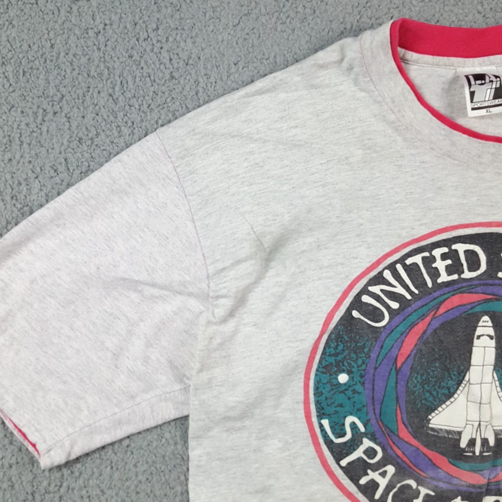 Vintage VINTAGE US Space Rocket Center Astronaut Moon T-Shirt XL Men Space Retro 90s Gray Size US XL / EU 56 / 4 - 5 Thumbnail