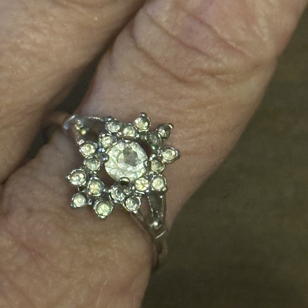 Other Rhinestone flower cocktail ring Size ONE SIZE - 4 Thumbnail