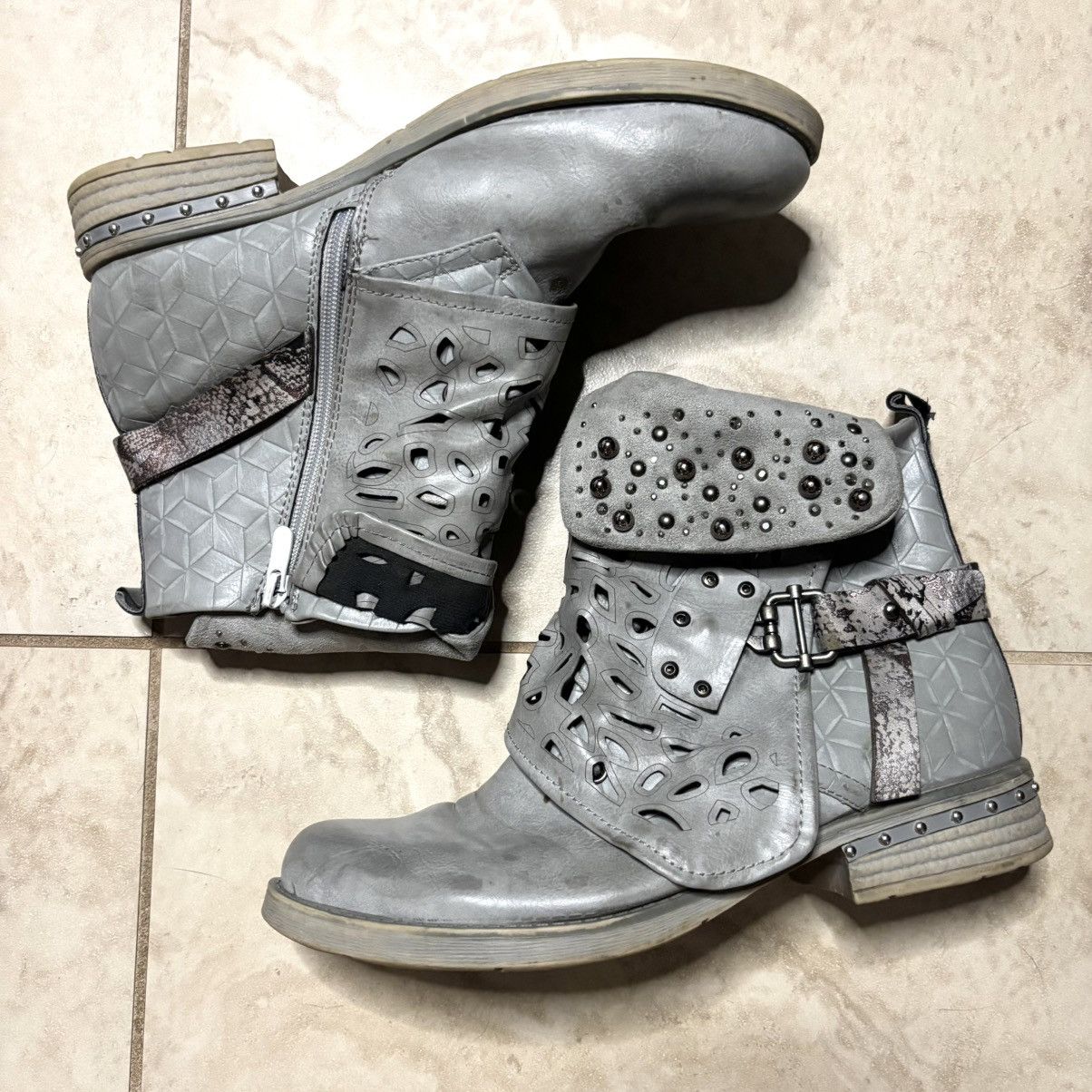 GOSTAR DE FUGA × Japanese Brand FUGA STUDDED+CHAIN BOOTS