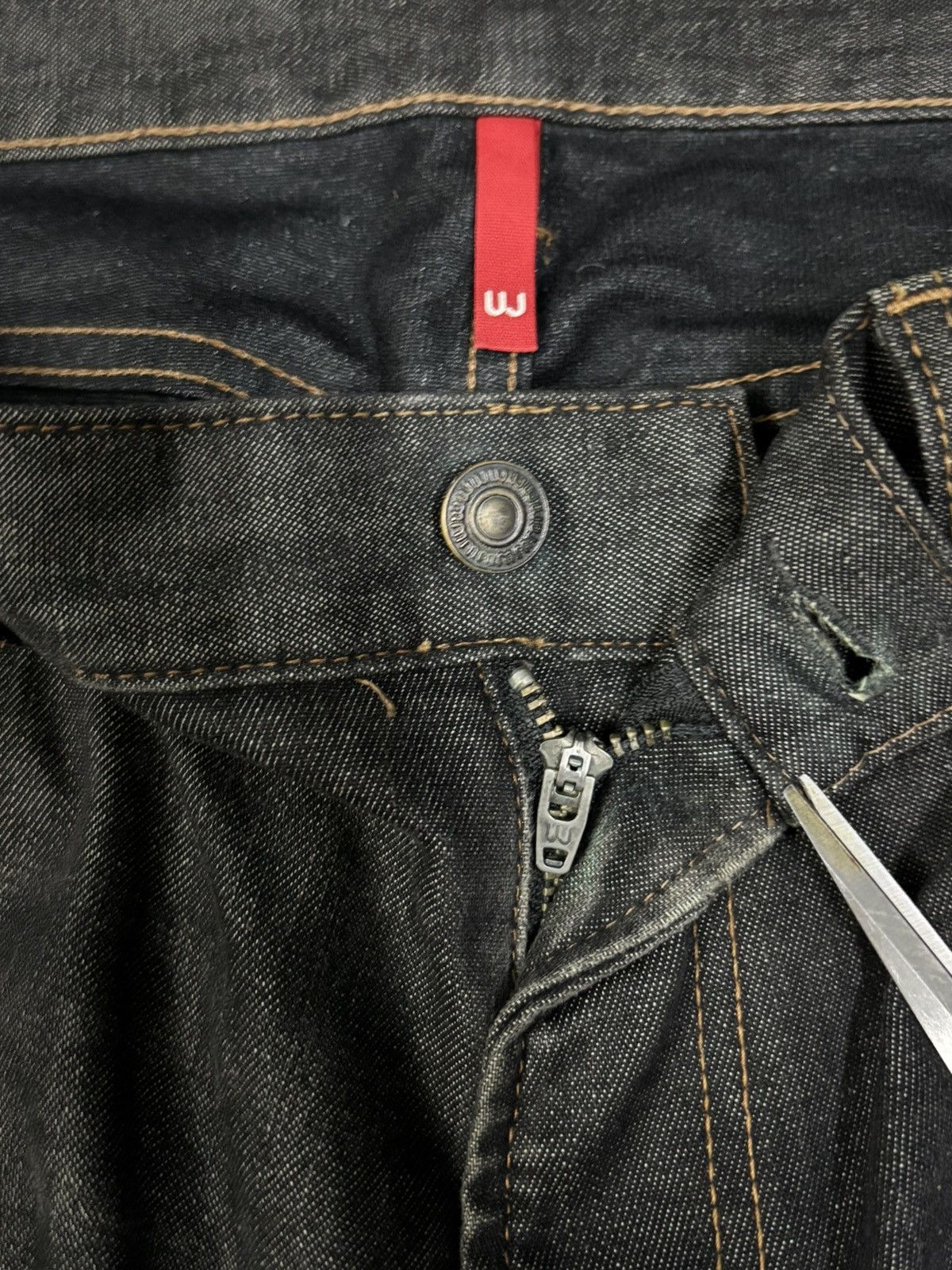 Uniqlo Vintage Uniqlo UJ Black Honeycomb Faded Jeans Size US 32 / EU 48 - 16 Thumbnail