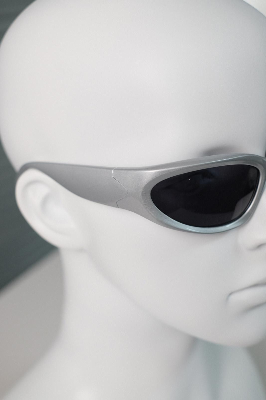 Japanese Brand Rare Vtg Vintage Y2k Futuristic Sliver Sunglasses Unisex OS Size ONE SIZE - 3 Thumbnail