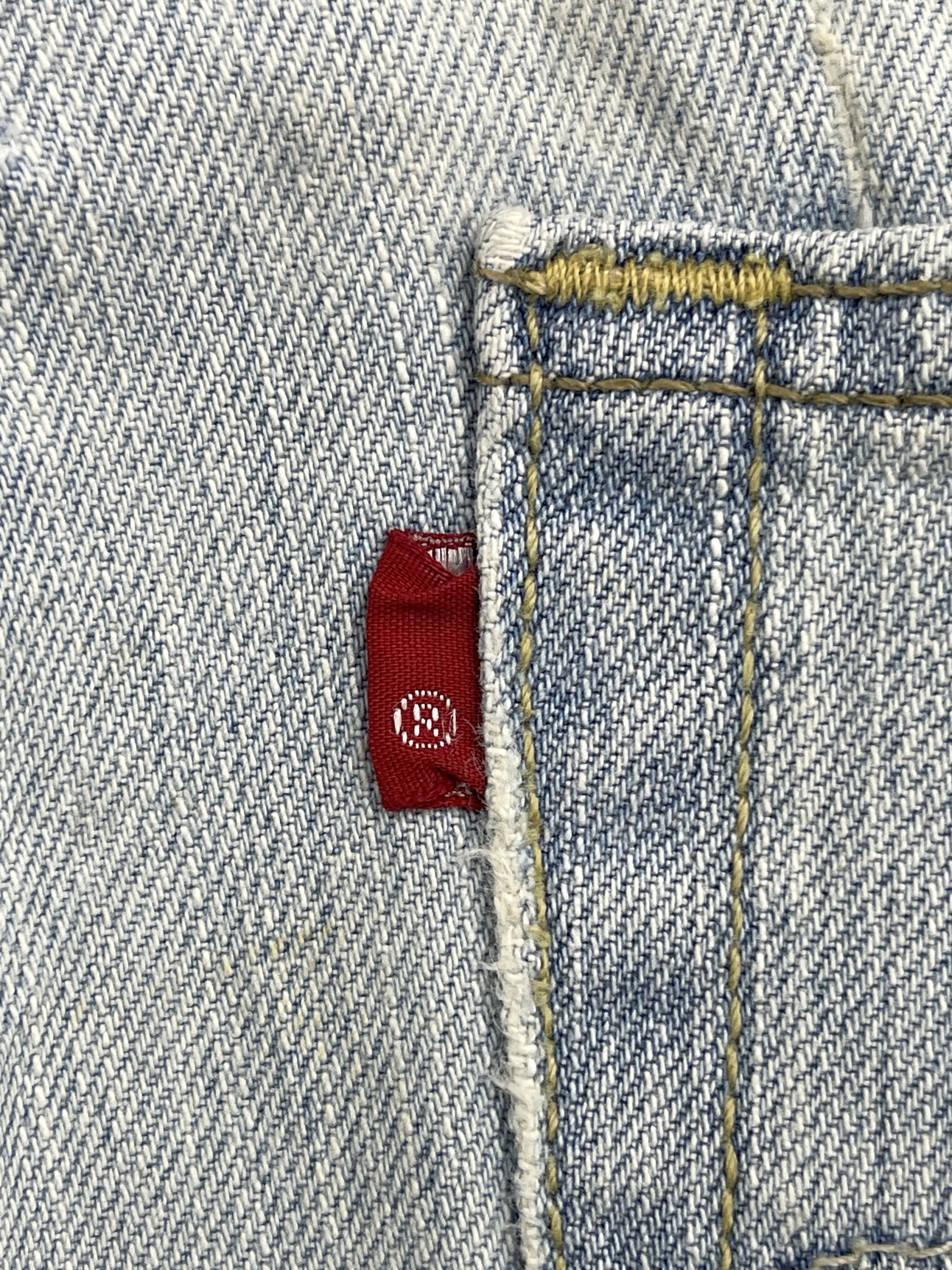 Levi's Vintage Levis 514 Slim Straight Light Wash Jeans DP2488 Size US 34 / EU 50 - 6 Thumbnail