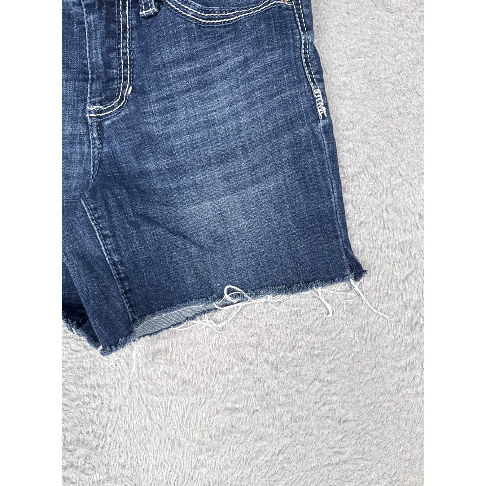 Vintage Seven7 Shorts Womens 4 Blue Denim Cutoff Frayed Hem Embroidered Stretch Pockets Size 27" / US 4 / IT 40 - 2 Thumbnail